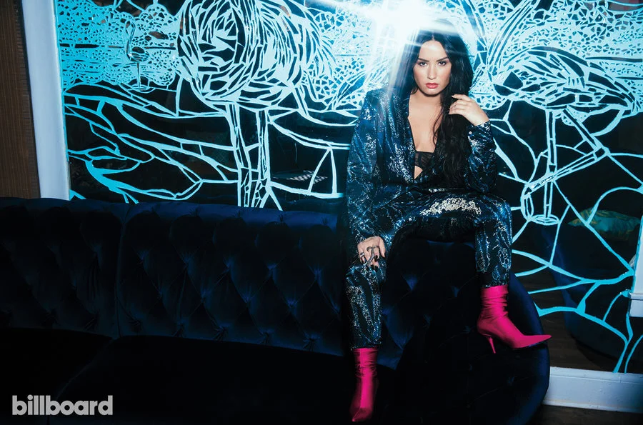 08-demi-lovato-dax-bb7-a-fea-billboard-1548.jpg