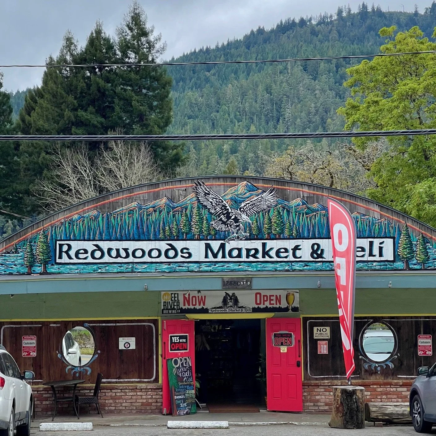 Redwoods Market &amp; Deli