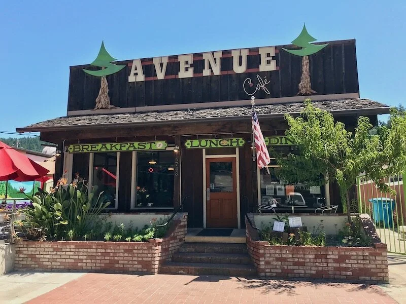 avenue cafe.jpeg