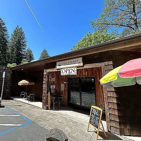 Avenue Country Store