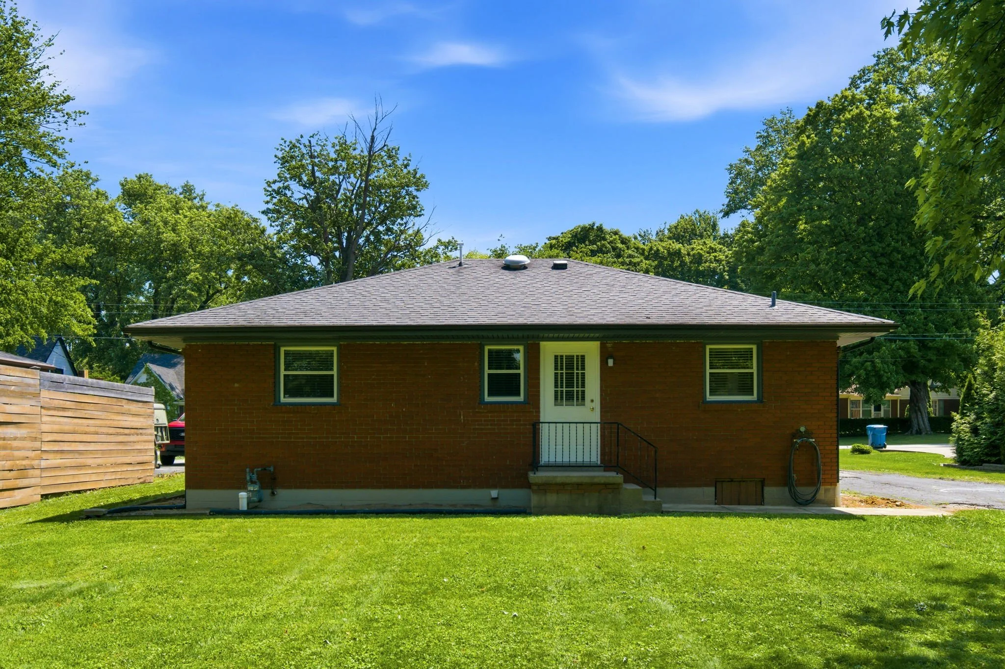 110 Woodlawn Ave-06.jpg