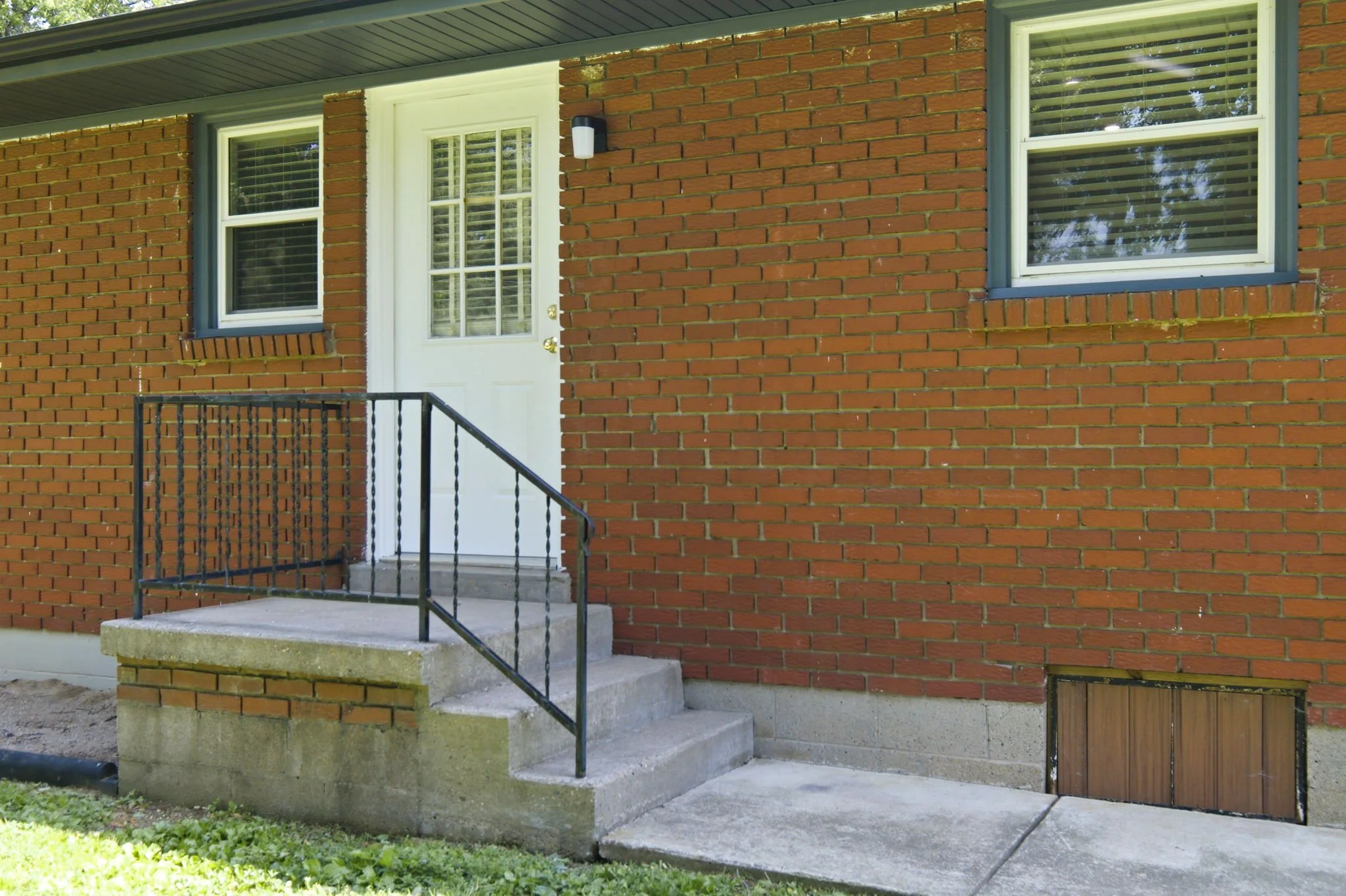 110 Woodlawn Ave-08.jpg