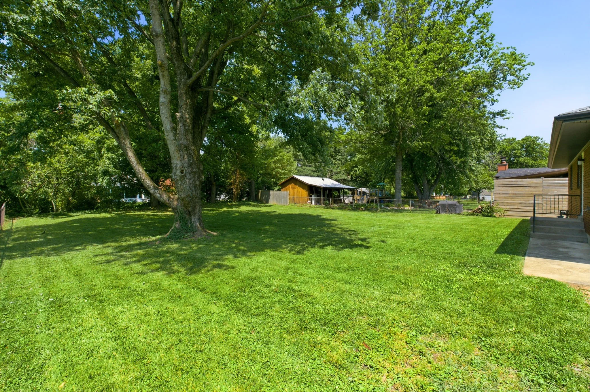 110 Woodlawn Ave-09.jpg