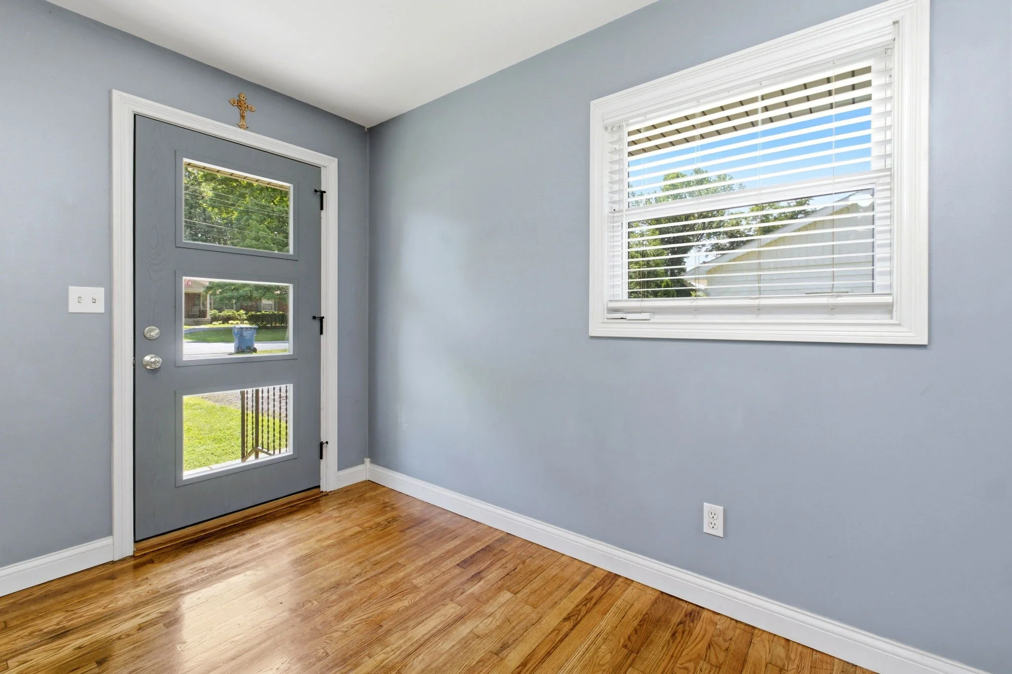 110 Woodlawn Ave-13.jpg