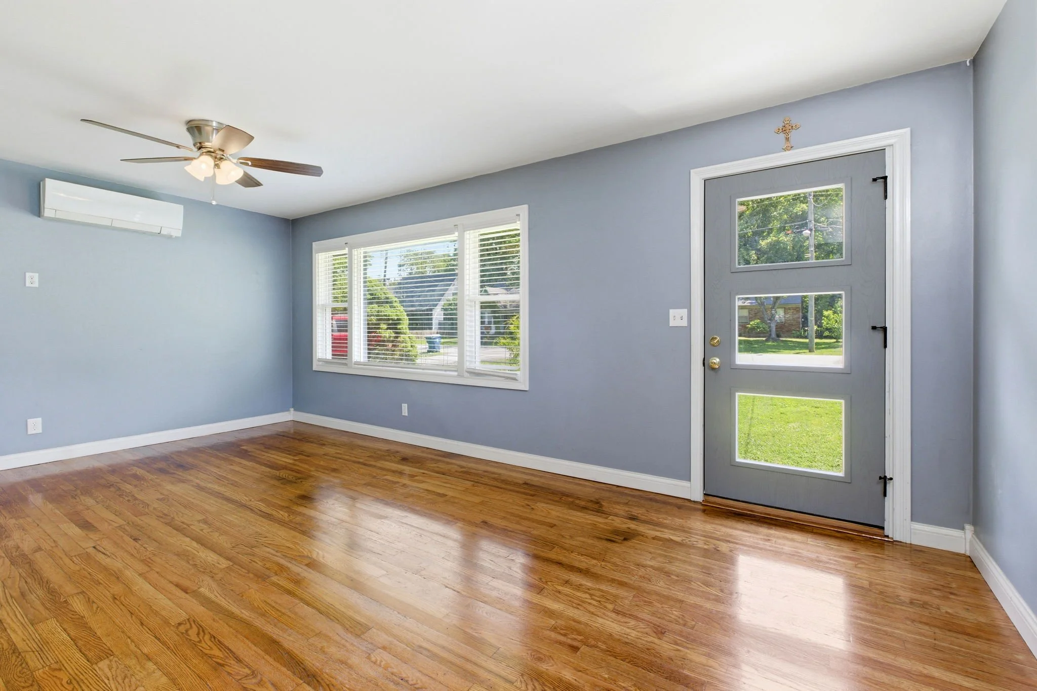 110 Woodlawn Ave-14.jpg