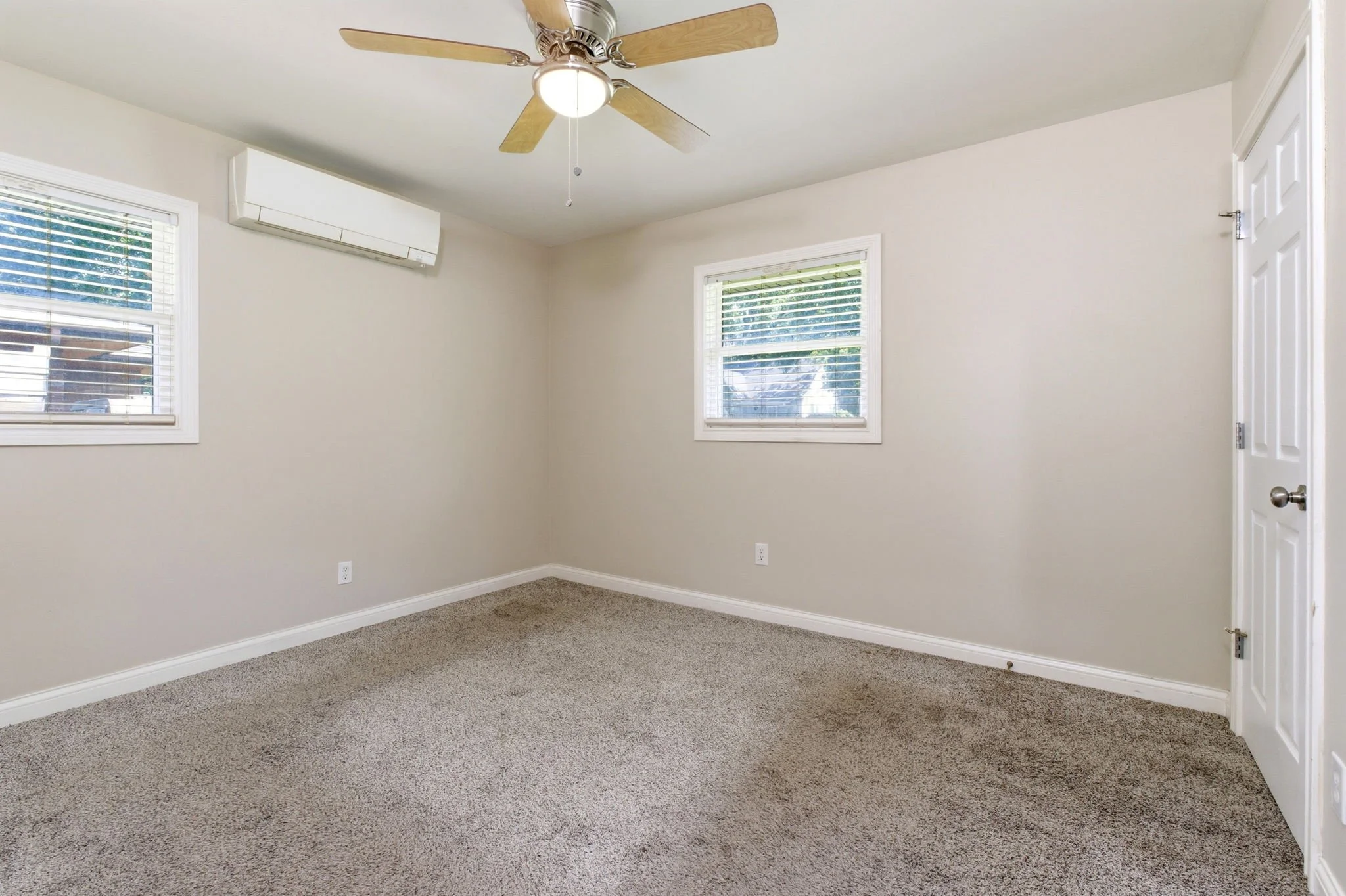 110 Woodlawn Ave-25.jpg