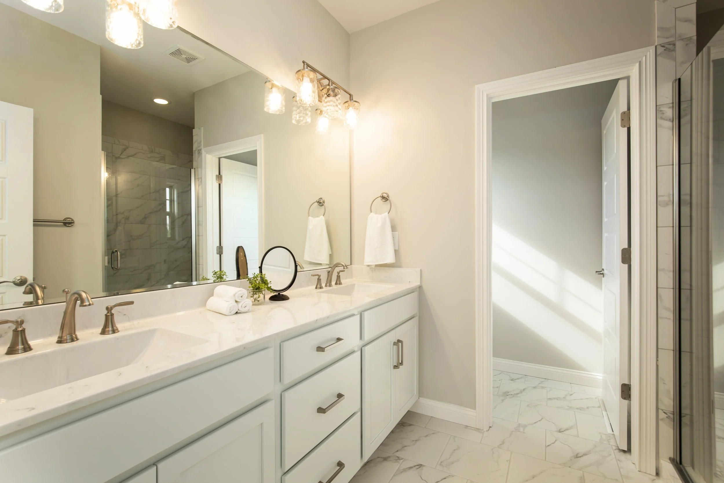 20-master bath.jpg