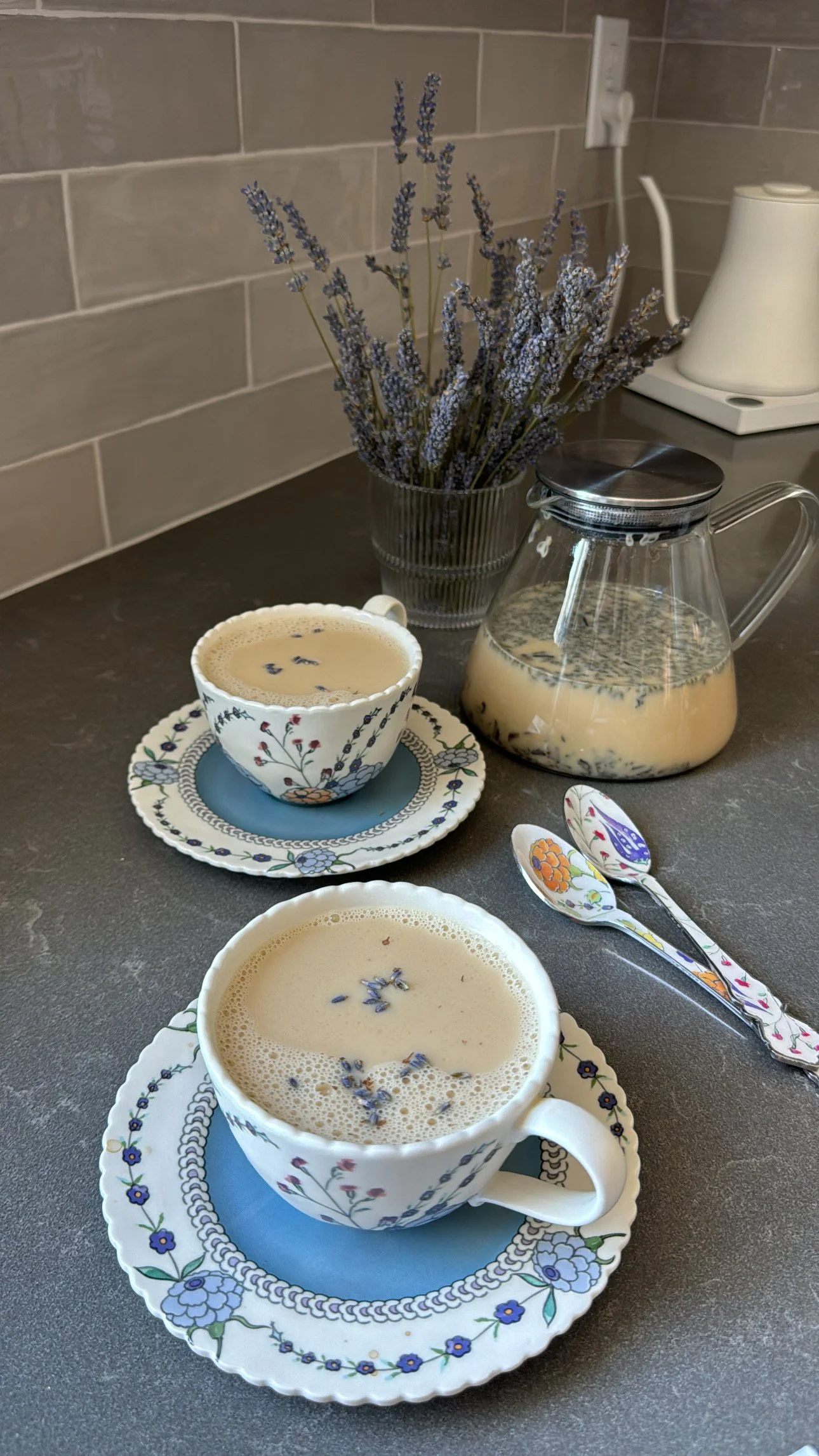 OAT MILK LAVENDER EARL GREY LATTE