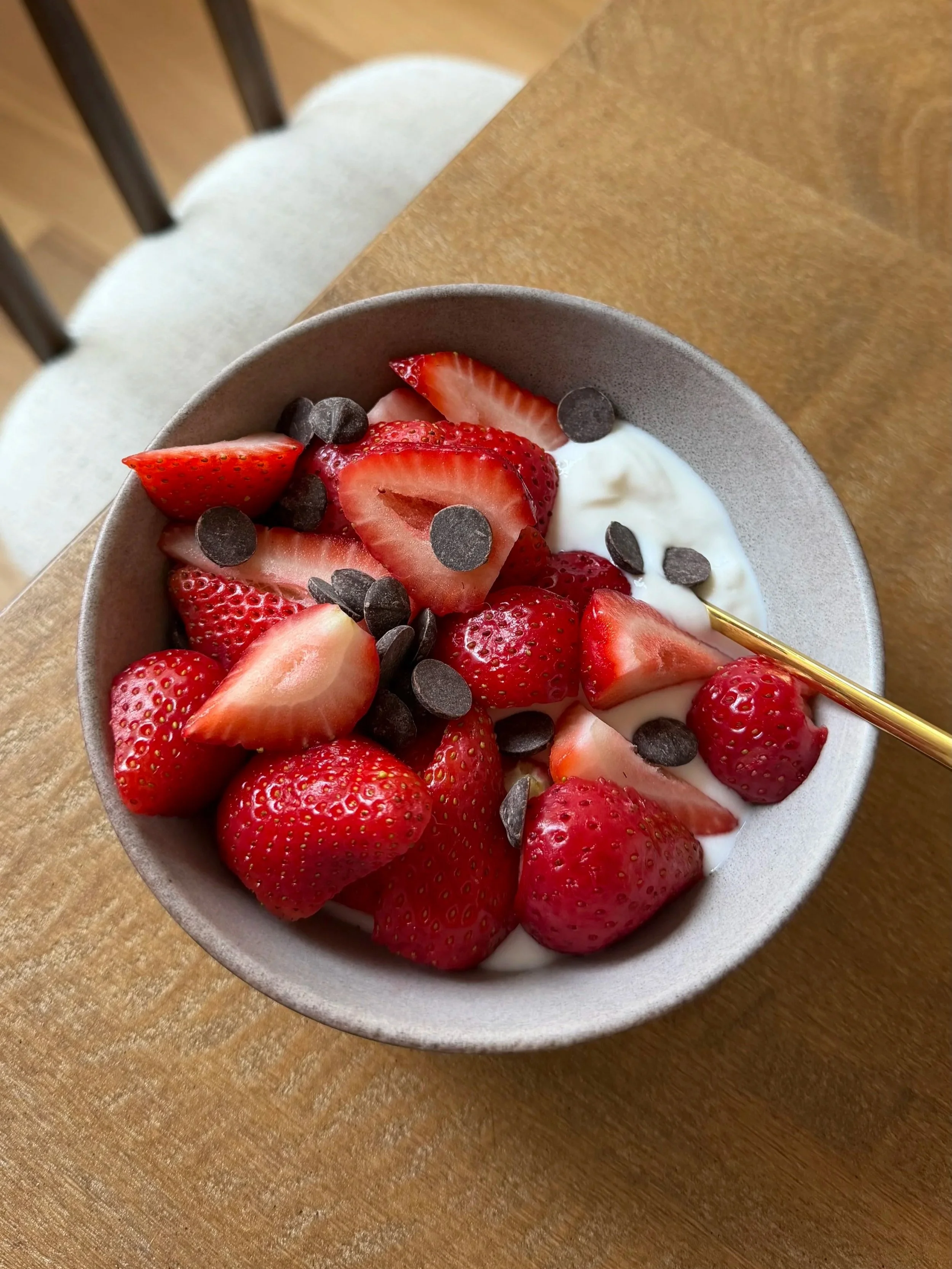 A REALISTIC WHAT I EAT IN A DAY  (pt. 4)