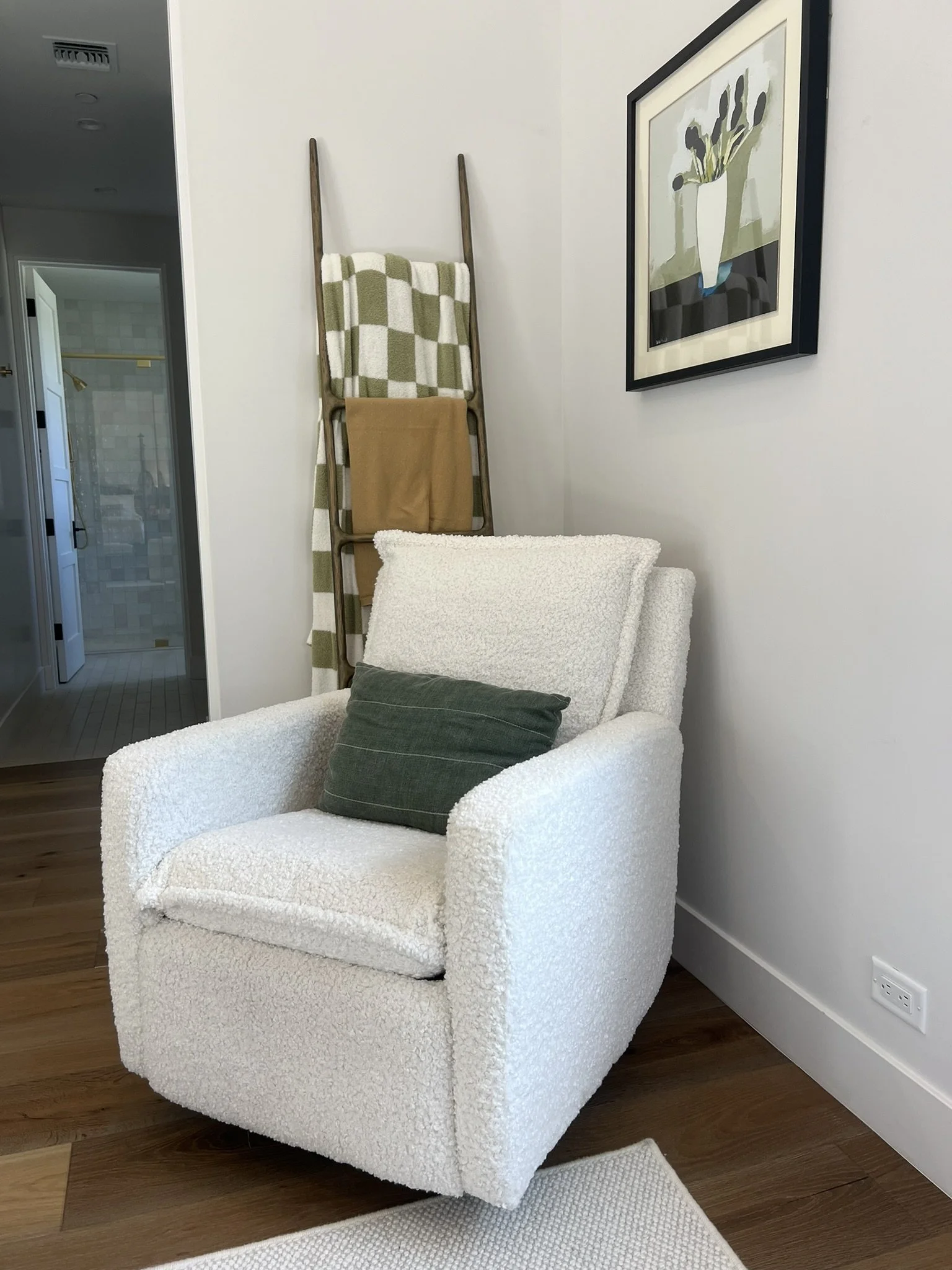 chair.JPEG