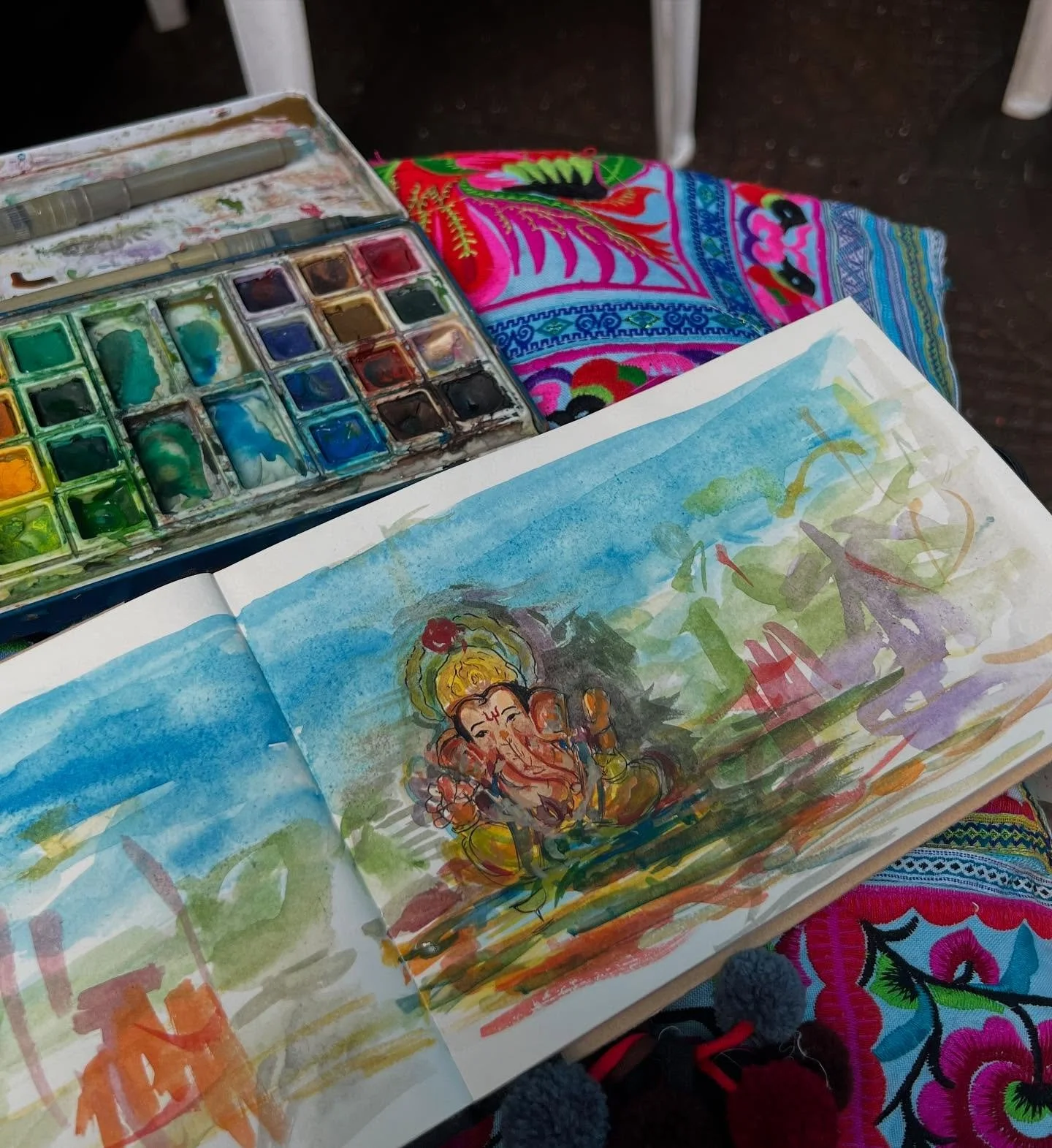 urban sketching w @uskmumbai after a long long time. @sbgp71 🙏

#urbansketch #ganeshchaturthi #ganpatibappamorya #urbansketcher #uskmumbai