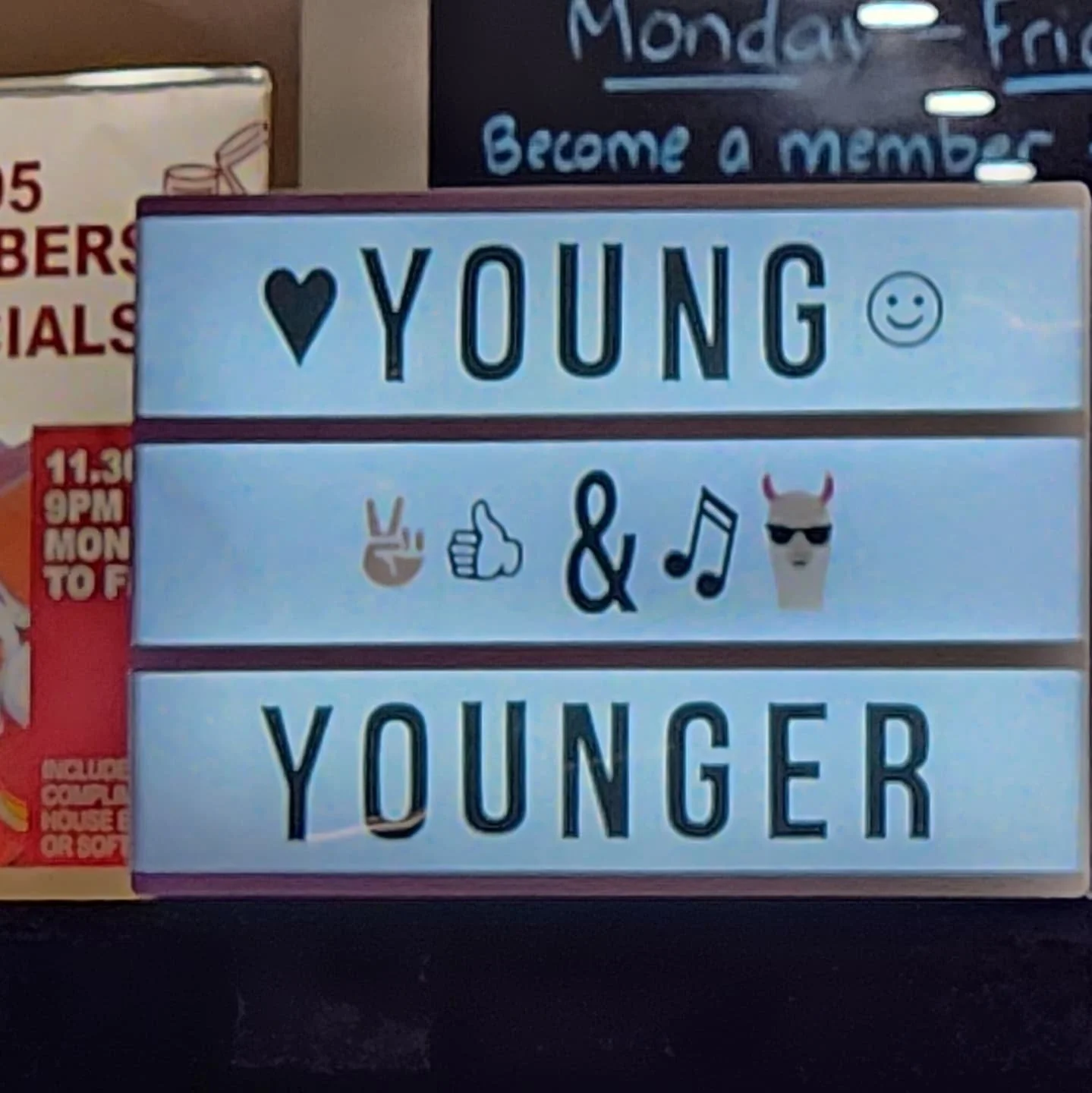 Wow, what a night! Massive thanks to everyone who came out to Young &amp; Younger at the Carousel Inn and made it a night to remember. The singalongs were awesome!
 
@kymst2702 @321dave @younggregyoung @youngsarahyoung @thecarouselinn
