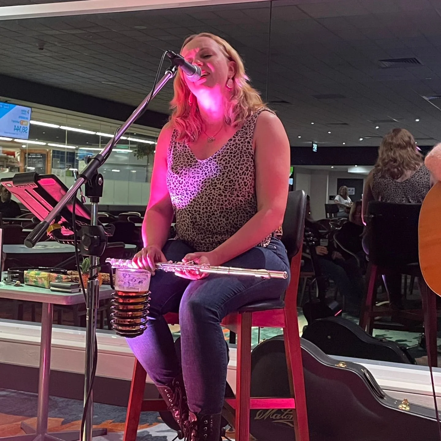 Some photos from our gig at Wangi Workers Club a few weeks ago.