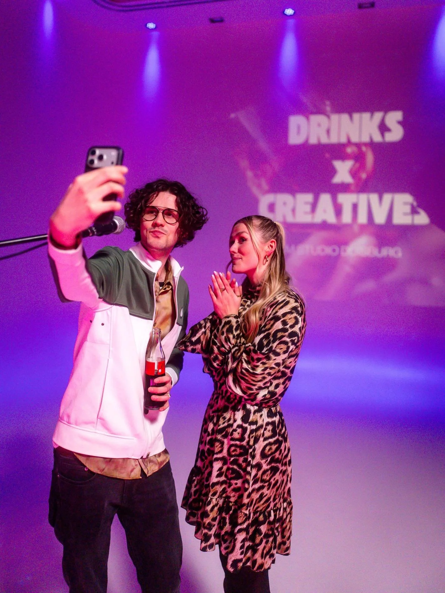 Thanks for having us 🧡💜💙
Wir durften gestern das vierte #DrinksXCreatives Event im @studio.duisburg musikalisch begleiten. Danke f&uuml;r den sch&ouml;nen Abend und f&uuml;r das Vertrauen! Until next time ✨🪩

📸 @studio.duisburg @gruppec_photogra