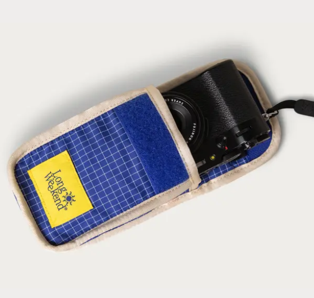 Point and shoot camera pouch