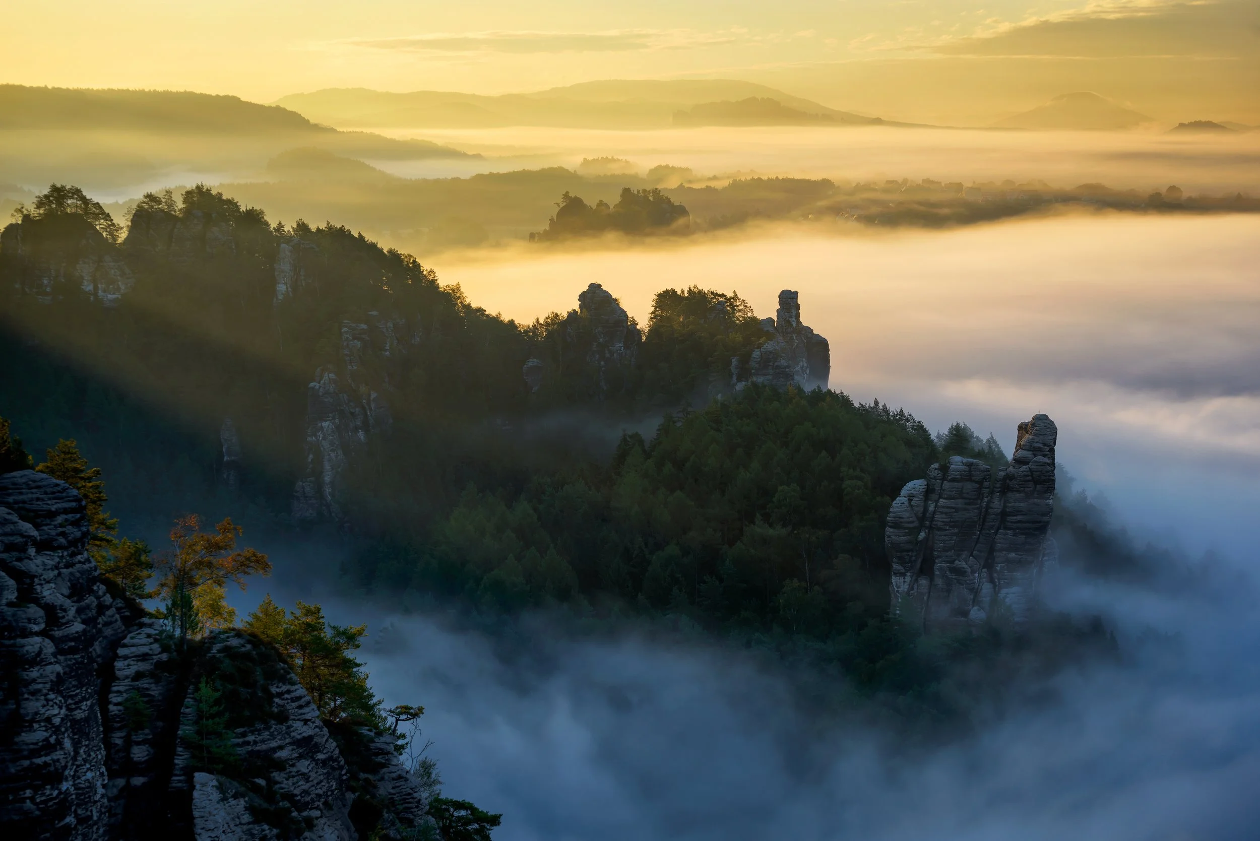 foggy-sunrise-at-bastei-saxon-switzerland-german-2021-08-26-18-55-15-utc.jpg