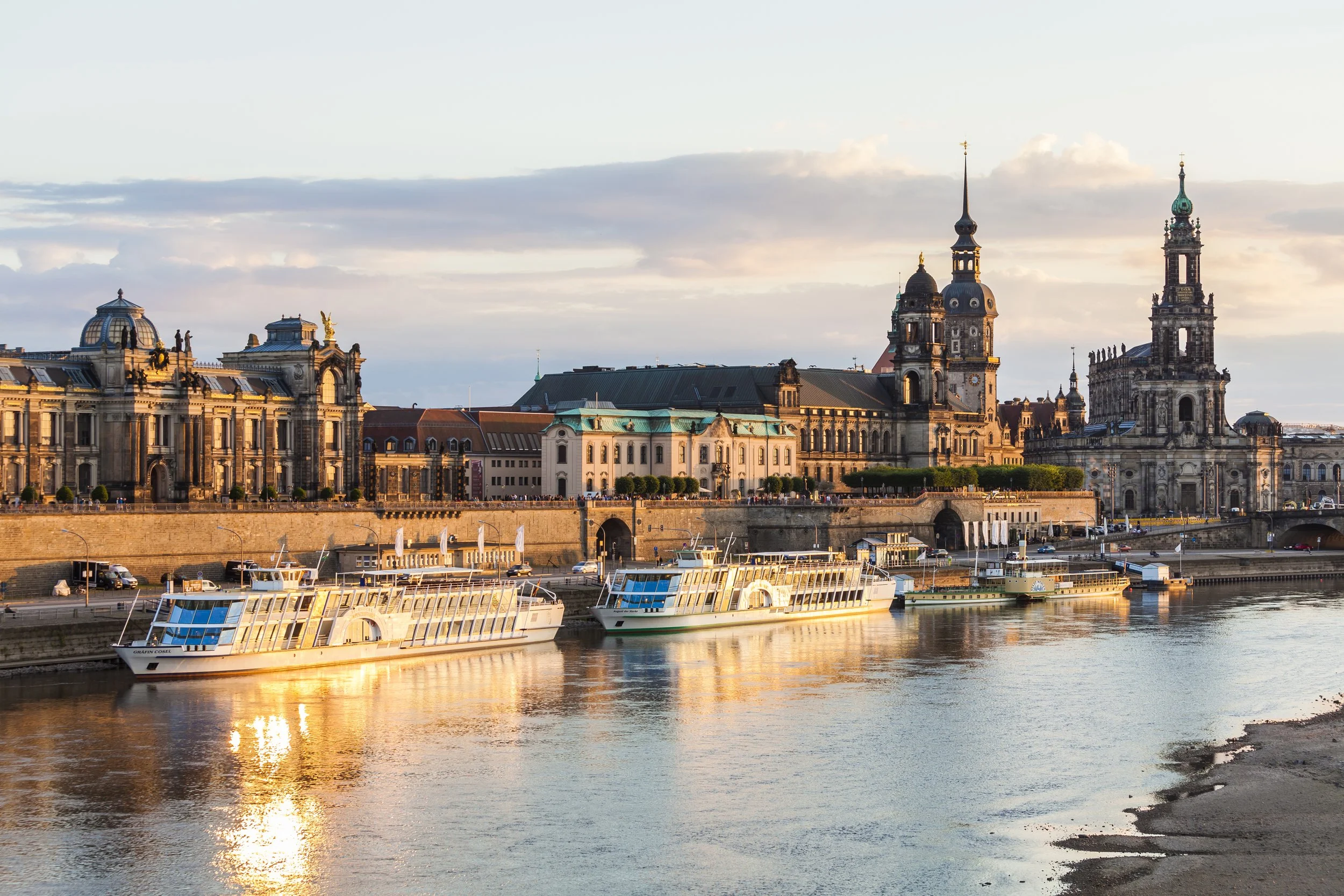 germany-dresden-city-view-with-elbe-river-2023-03-30-19-51-40-utc.jpg