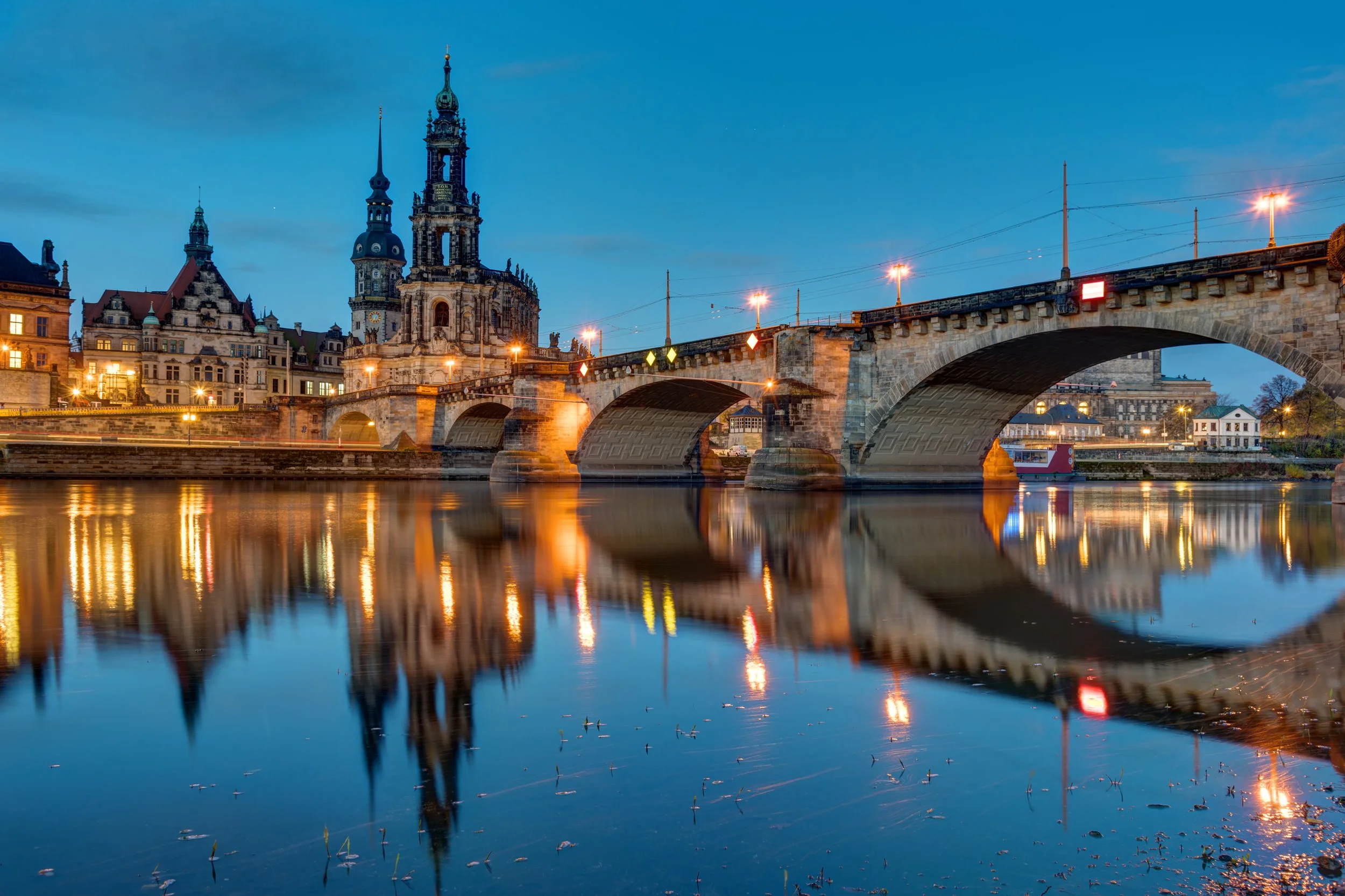 hofkirche-and-bridge-in-dresden-at-dawn-2022-12-17-03-43-22-utc.jpg