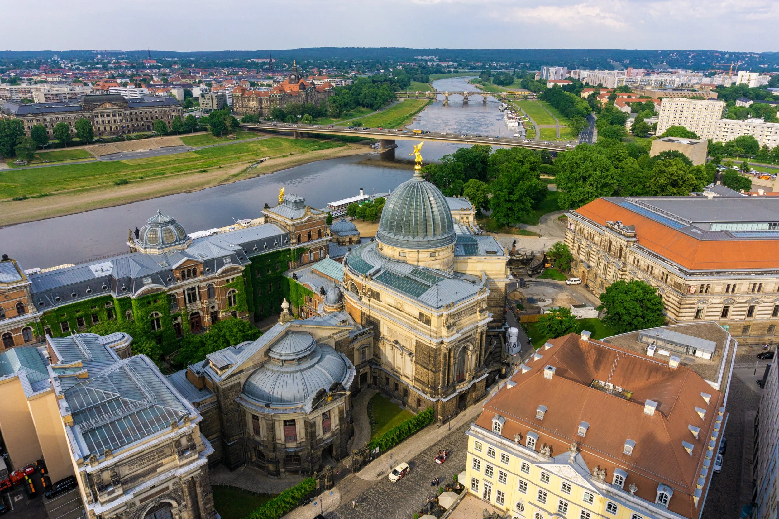 city-of-dresden-and-elbe-river-2022-10-18-00-38-11-utc.jpg