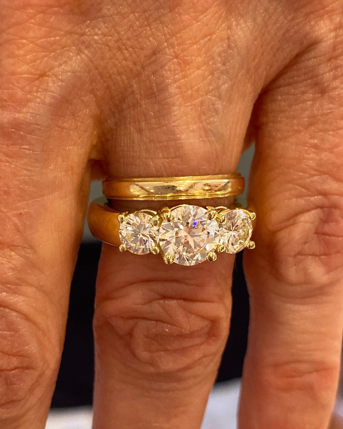 New eighteen karat yellow gold three stone diamond ring and 30 year old wedding band. Simply beautiful!
.
.
.
.
#theresecrowedesignltd #customjewelry #finejewelry #rings #threestonering #diamondsareagirlsbestfriend #diamonds #gold