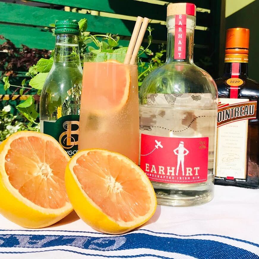 🛩️ Introducing 'The Amelia' 🛩️

To celebrate stocking @walledcitybrewery Earhart gin, we've added a new cocktail for you guys to enjoy 🍸

With Earhart Gin, pink grapefruit juice, a splash of cointreau and topped off with sparkling water.

Open fro