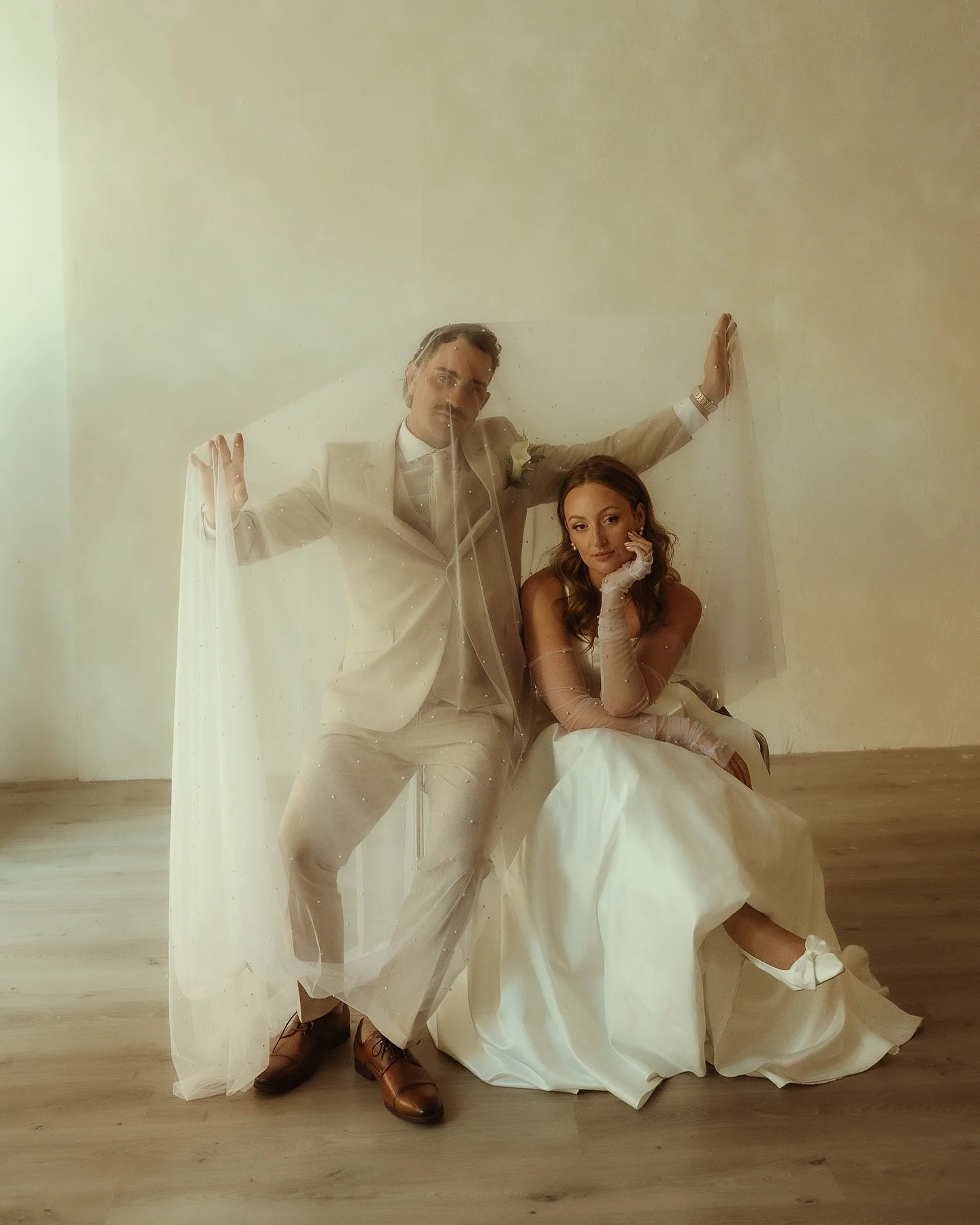 Kaylee and Mitchell becoming husband and wife in front of 20 of their favorite people. ❣️
Tell me your favorite ✨

Venue- @thestudiosistersco 
Makeup- @danilynnartistry 
Hair- @jenica_ramboer 
Floral Arch + Bouquet- @knotrosesco 
Content Creator- @lo