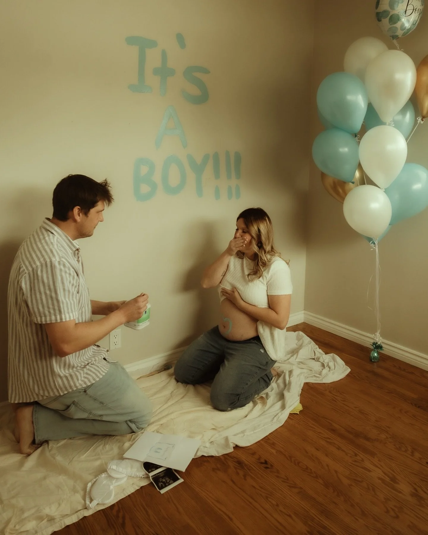 They&rsquo;ve waited a long time to say &ldquo;there&rsquo;s a guy in there..&rdquo;

So excited to see these two become mom + dad ❤️