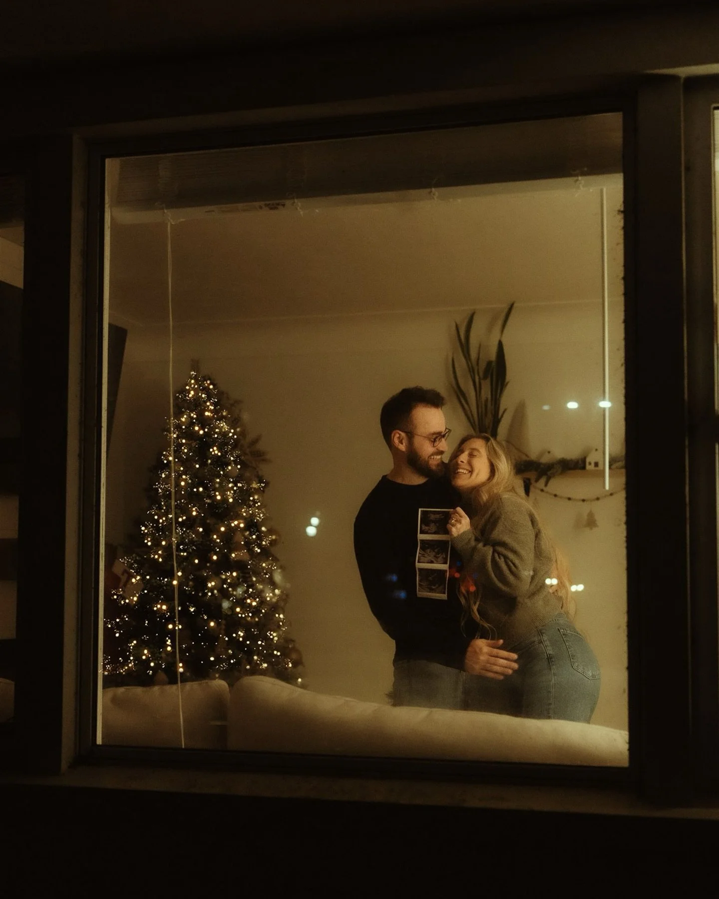 A new love begins and one more stocking is added 🥹
🎄💝
Also photographer to photographer- can you believe these were all shot at 4500 ISO 🙊