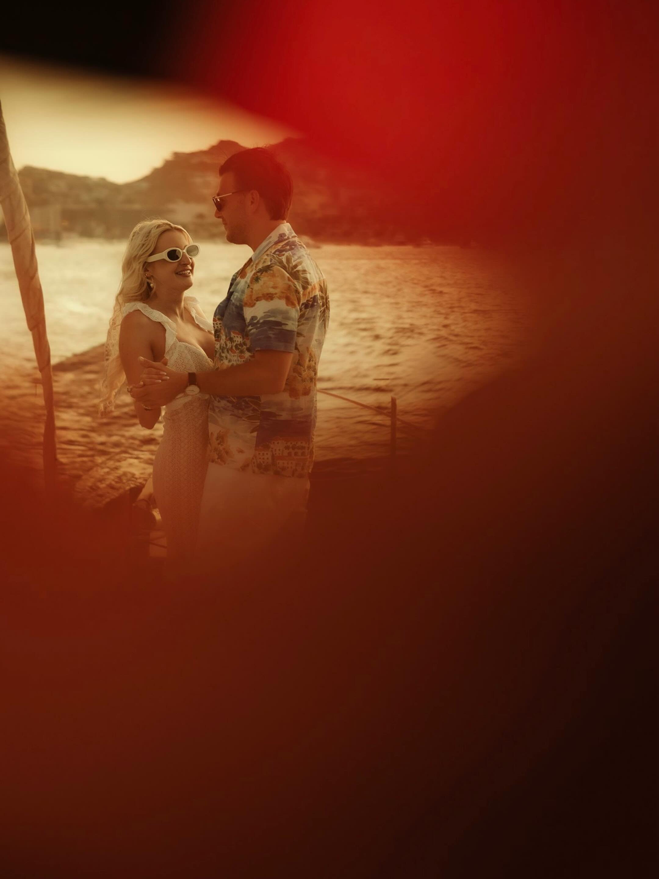 The brief: candid moments only.

The location: a catamaran in Mexico for their welcome party to kick off their destination wedding.

The result: the good organic stuff. 🌊☀️📸
#destinationweddings #destinationweddingphotography #destinationweddingpho