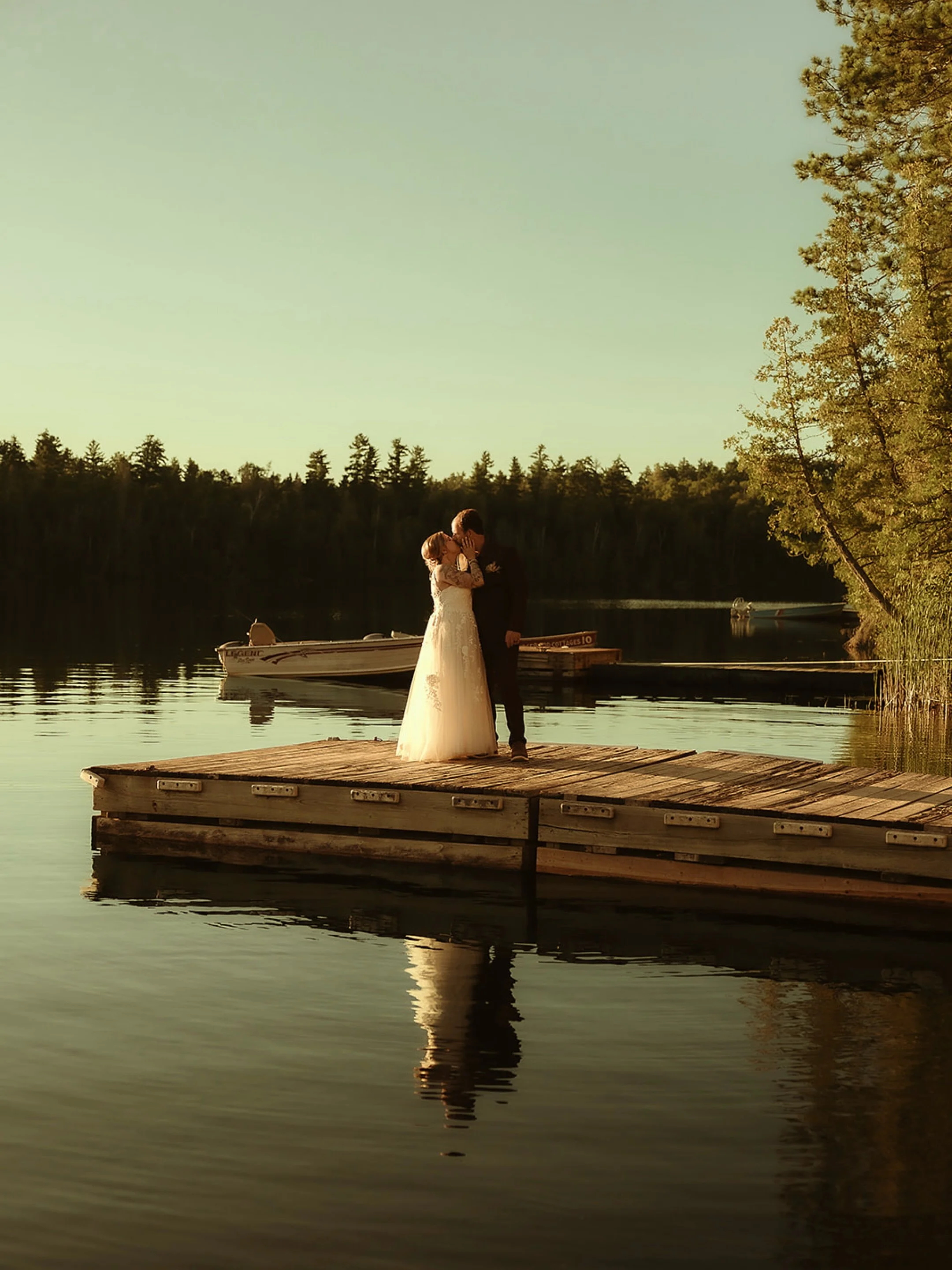 Mathieu and Dayna&rsquo;s beautiful cottage wedding with their favs way way up North. 🥹

#weddingphotographer #ontarioweddingphotographer #cottagewedding