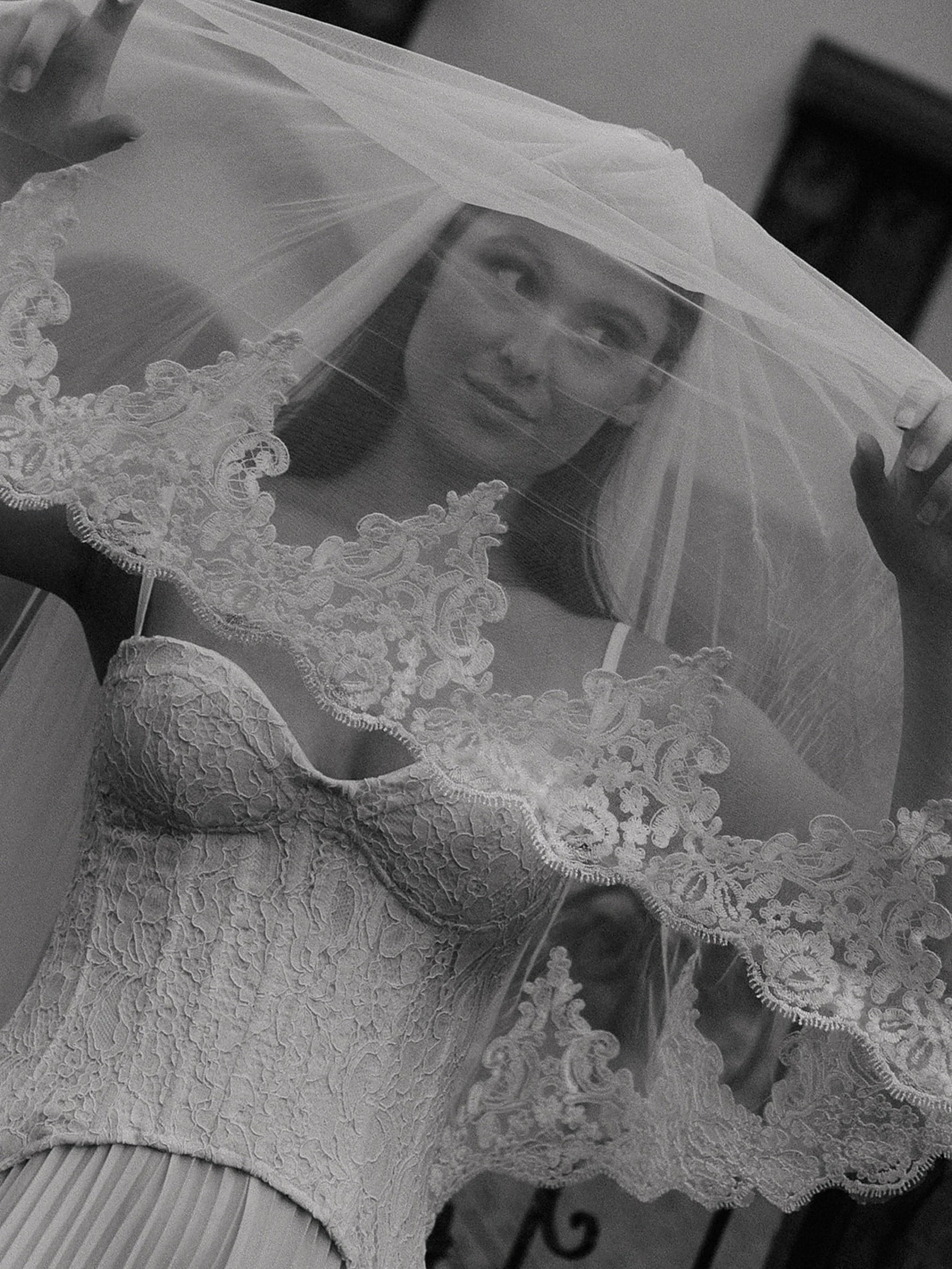 SHE BECAME HER IDEAL CLIENT: When you book a brand session with a wedding photographer because your ideal clients are brides&hellip; and you understand that your brand imagery is everything.

Total freaking art.

When the brand strategy is actually s