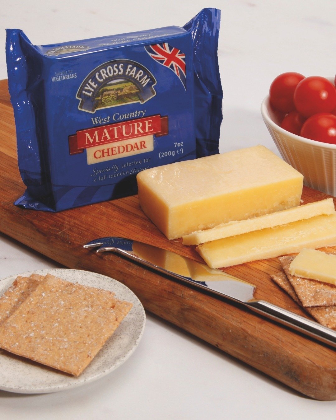 Summertime&rsquo;s perfect cheese! Lye Cross Farm Mature Cheddar cheese has a smooth texture and full, rounded flavor, making it the perfect addition to burgers, sandwiches, or charcuterie boards. 

#abbeyspecialty #lyecrossfarm #cheddar #cheese #eng