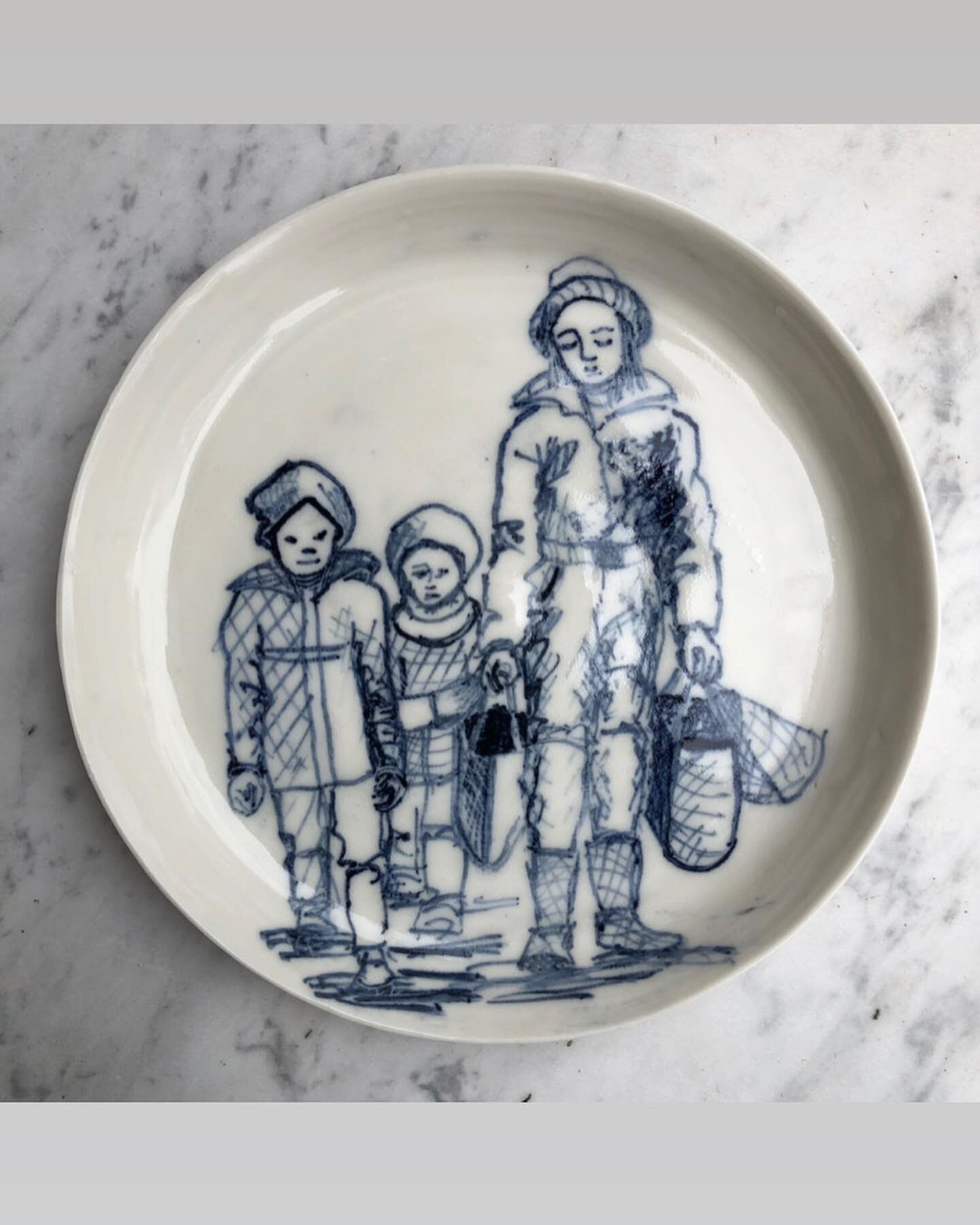 Porcelain narrative plates recording the plight of the refugees fleeing from Ukraine clutching their children and their essential belongings. Such sad images but feel that it must be remembered as this war tragically continues. Finally out the kiln. 