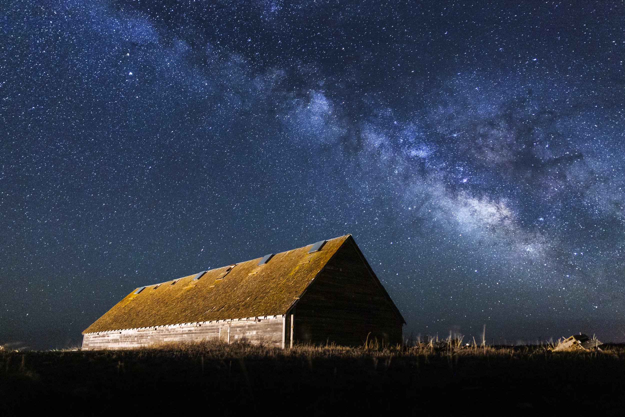Milky Way and Abandoned Building in April.jpg