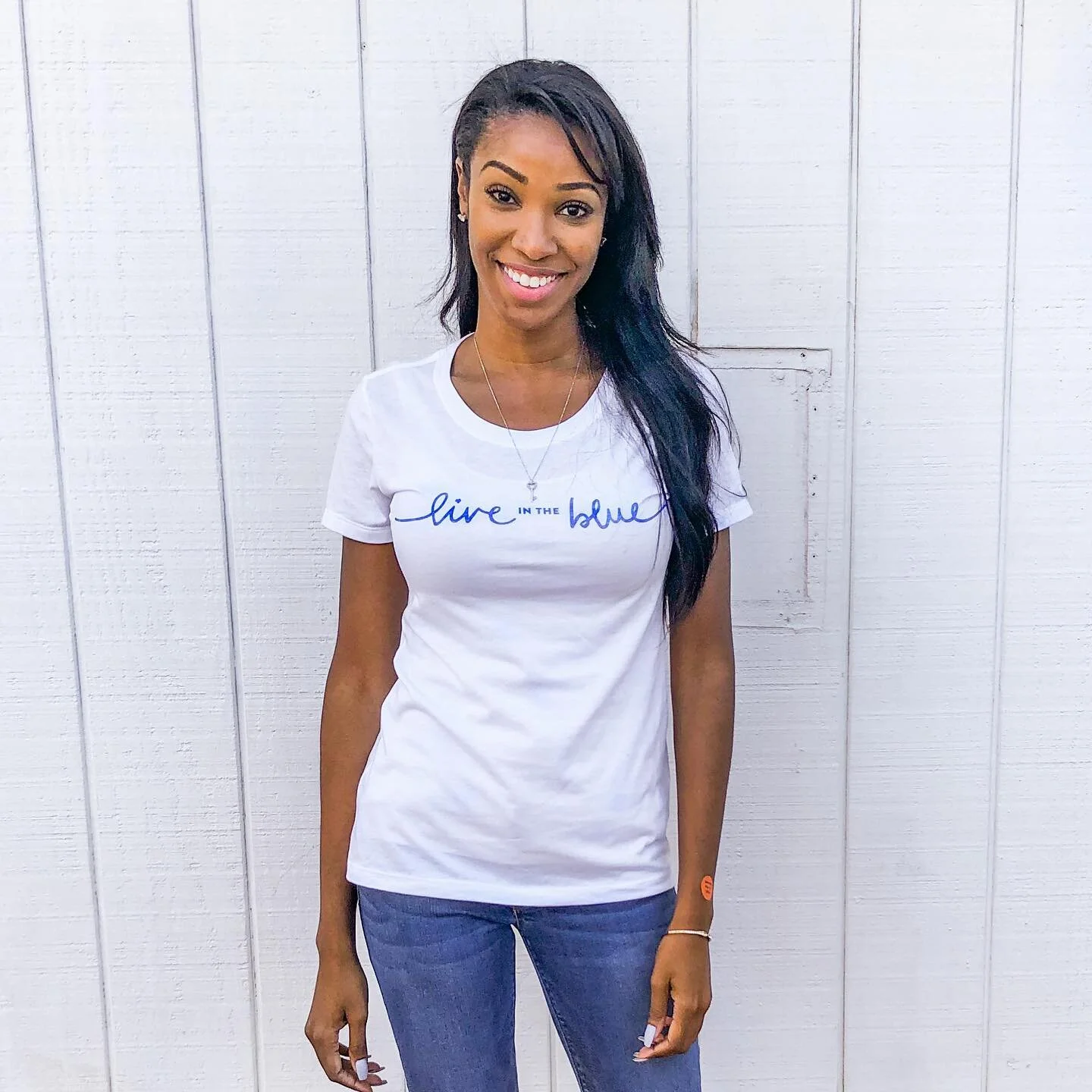 TC rockin&rsquo; our Women&rsquo;s Fitted Tee! This soft, lightweight fit is perfect paired with jeans or your favorite workout leggings! Plus, the back is one of our favorite details 🔹
&bull;
&bull;
What are you waiting for?! Today&rsquo;s the day 