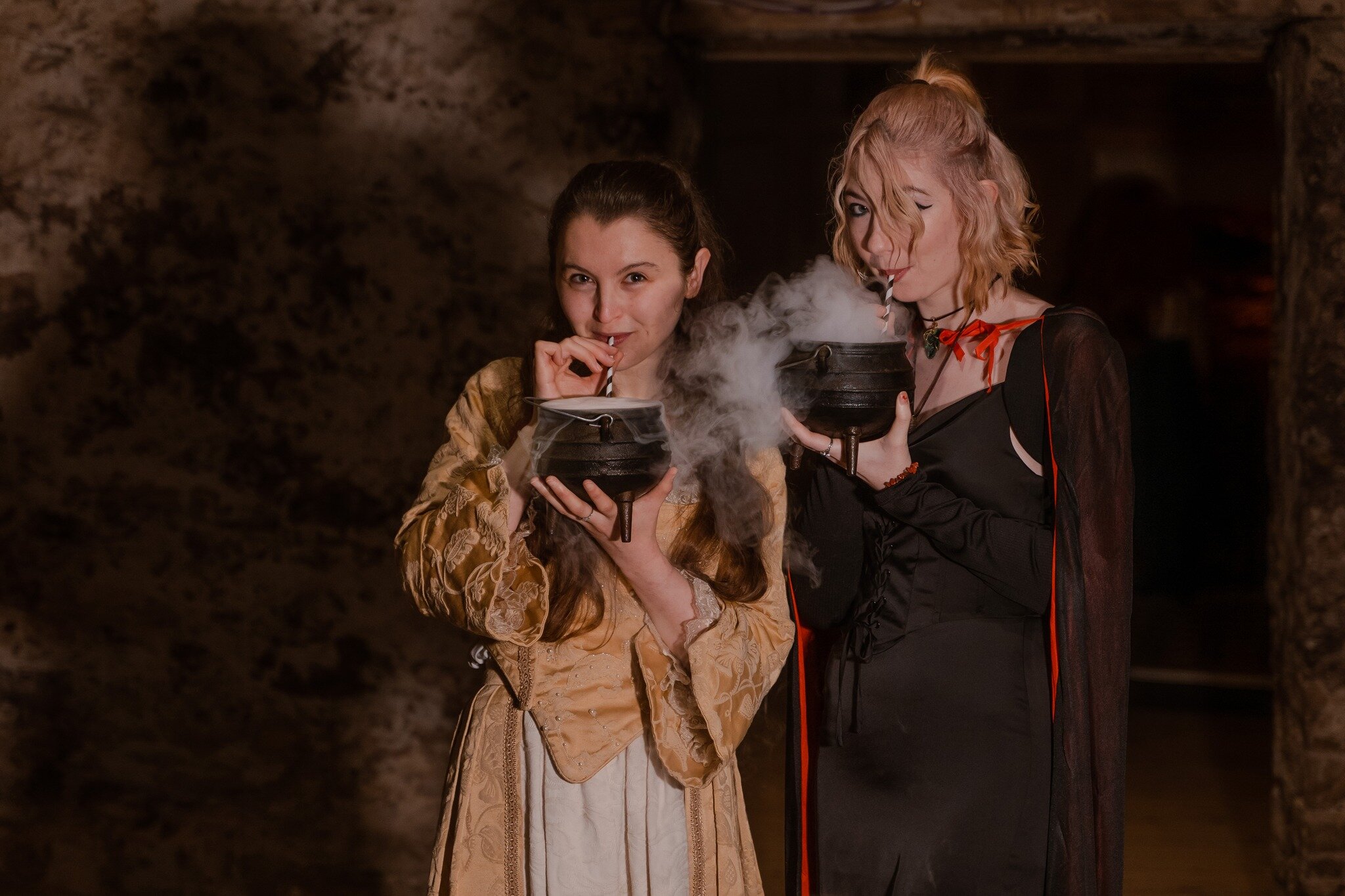 Discover the truth about Edinburgh's dark past with a tour at @marykingsclose and finish off with some magical cocktails at The Cauldron Edinburgh with our exclusive package! 🧙🏴󠁧󠁢󠁳󠁣󠁴󠁿 Book here: https://bookings.realmarykingsclose.com/book/gu