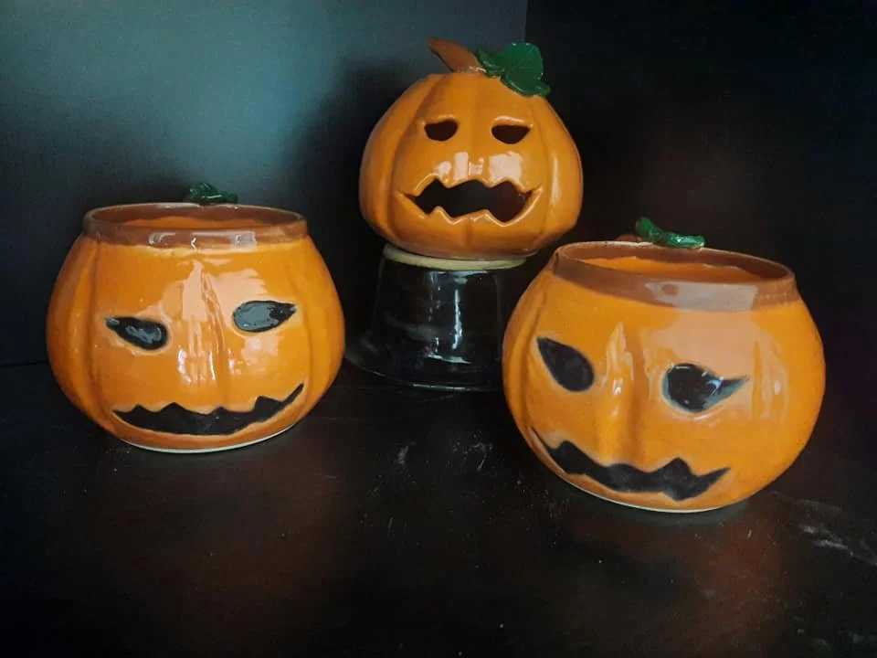04_Halloween_Mugs.JPG