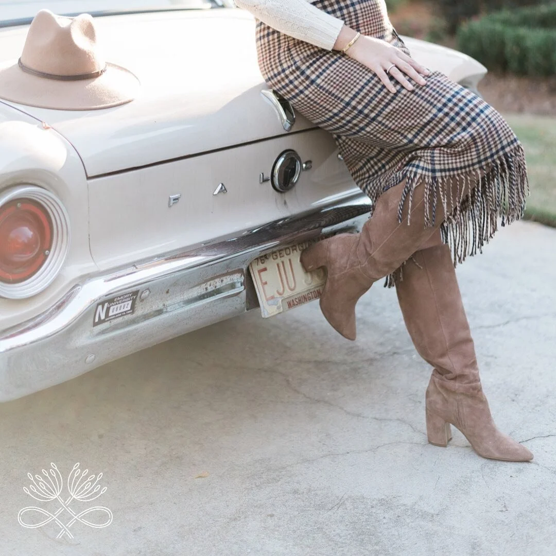 I have a longstanding love affair with tall, brown boots 🤍👢They are classic, never go out of style (I have a few pairs in my closet that are 10+ years old!) and can be super versatile. 

You&rsquo;re probably seeing Spring trends popping up everywh