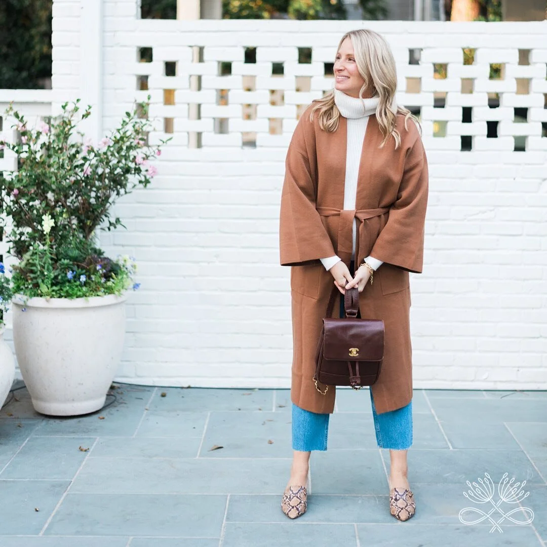 Happy Friday friends! ✨

Confession - I have a slight obsession with coats and would fill an entire closet with them if I could. They are probably the thing I most look forward to pulling out when the weather starts to get cold in the Fall 🧥🤍

But 