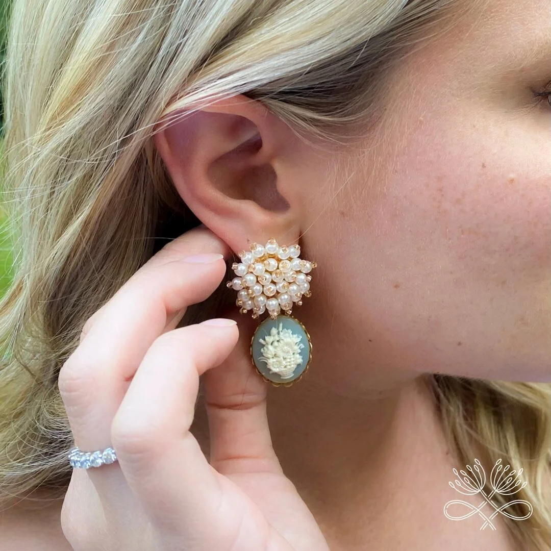 The prettiest earrings you ever did see @nicolabathiejewelry ✨

I'm a total sucker for anything blue &amp; white, so when I saw these sweet earrings, I knew I had to have them. I'll wear them all summer with dresses, but also dressed down with a whit
