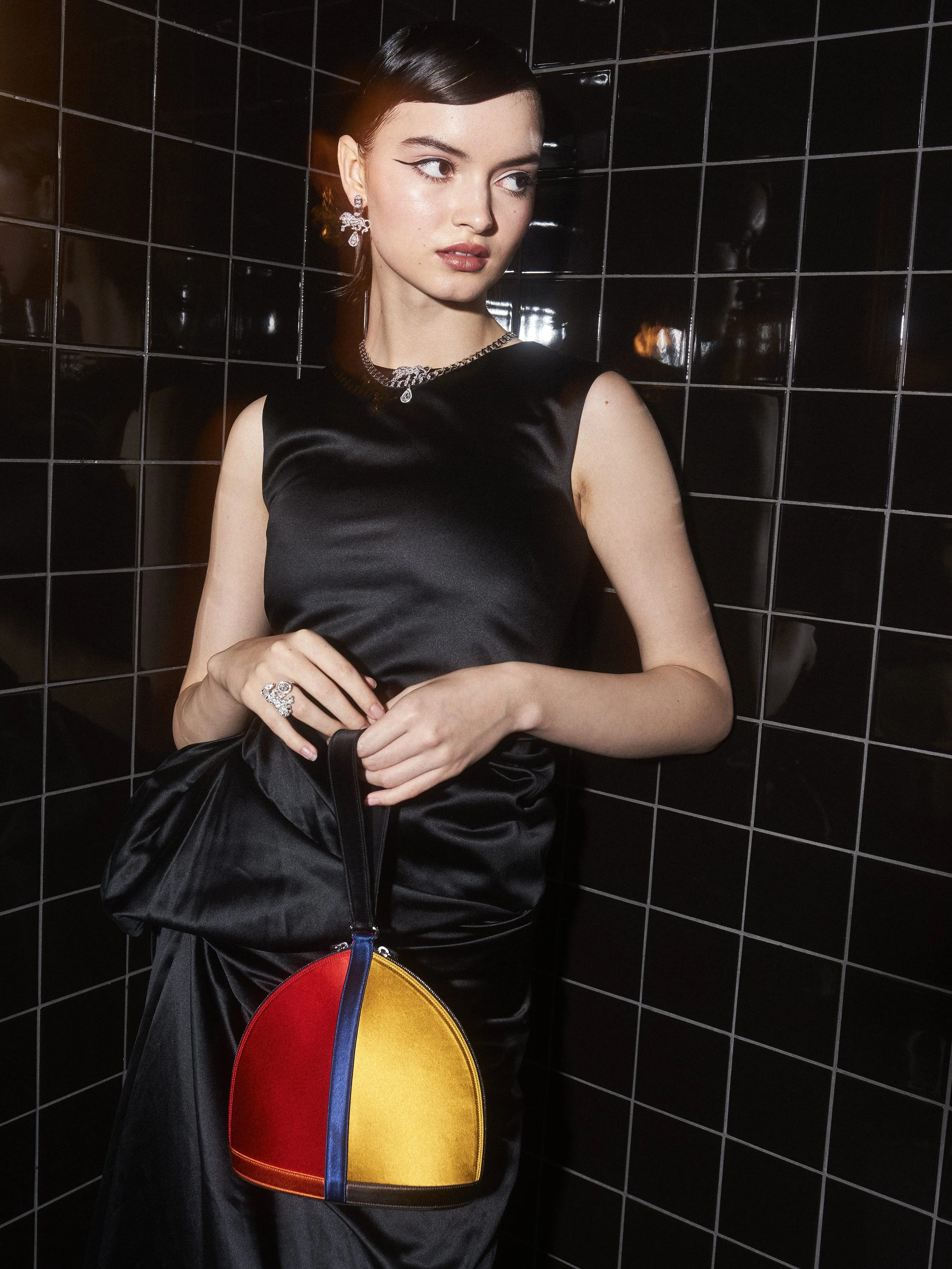 Behind the doors - 17 HD.jpg