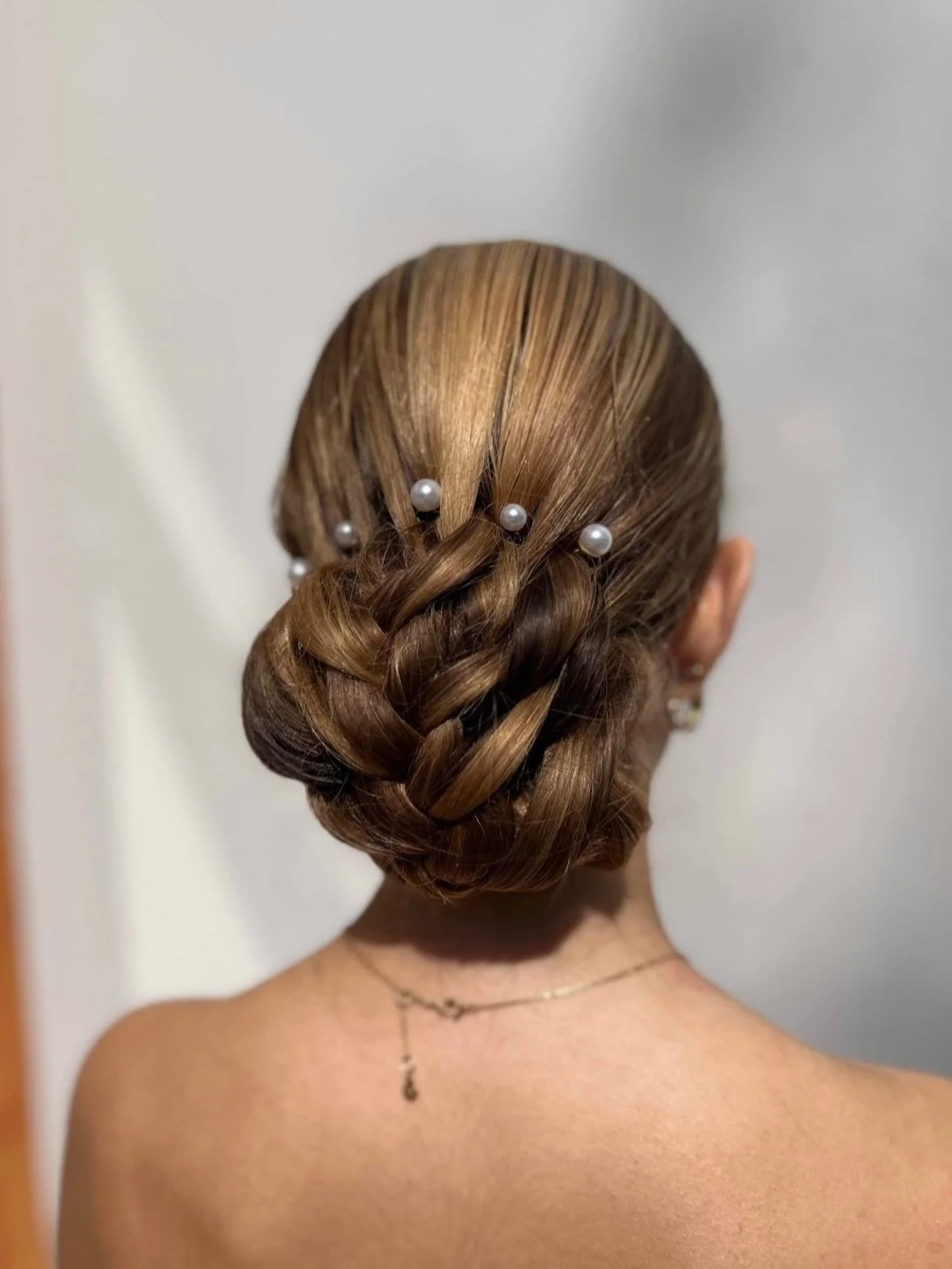 Konfirmands&aelig;sonen er lige hj&oslash;rnet, og vi gl&aelig;der os til at hj&aelig;lpe jer p&aring; den store dag! 🫶🏼

Hvis du ikke har f&aring;et booket din tid til styling, s&aring; bare rolig!

Du kan heldigvis stadig n&aring; at booke din ti