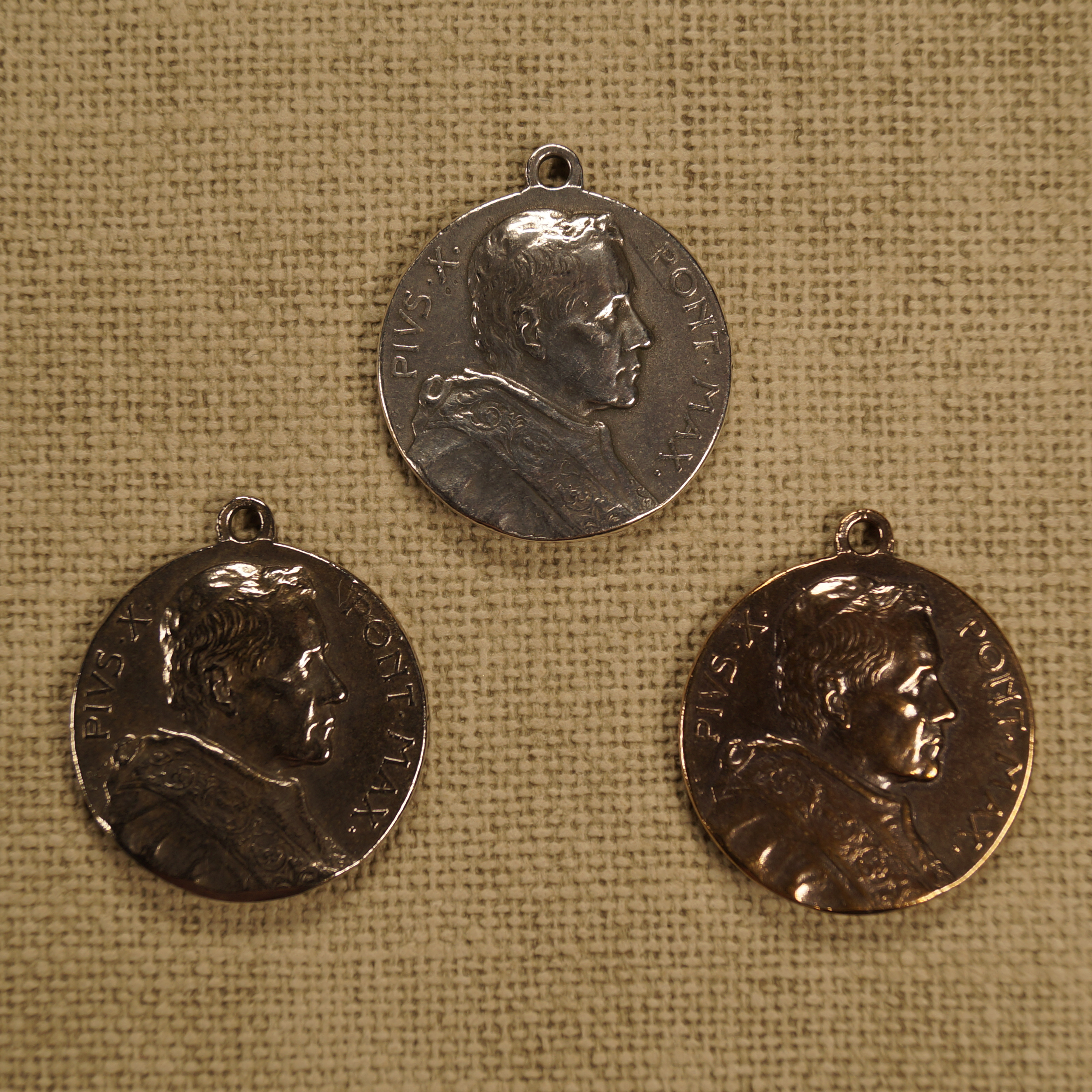 Tota Pulchra Medal