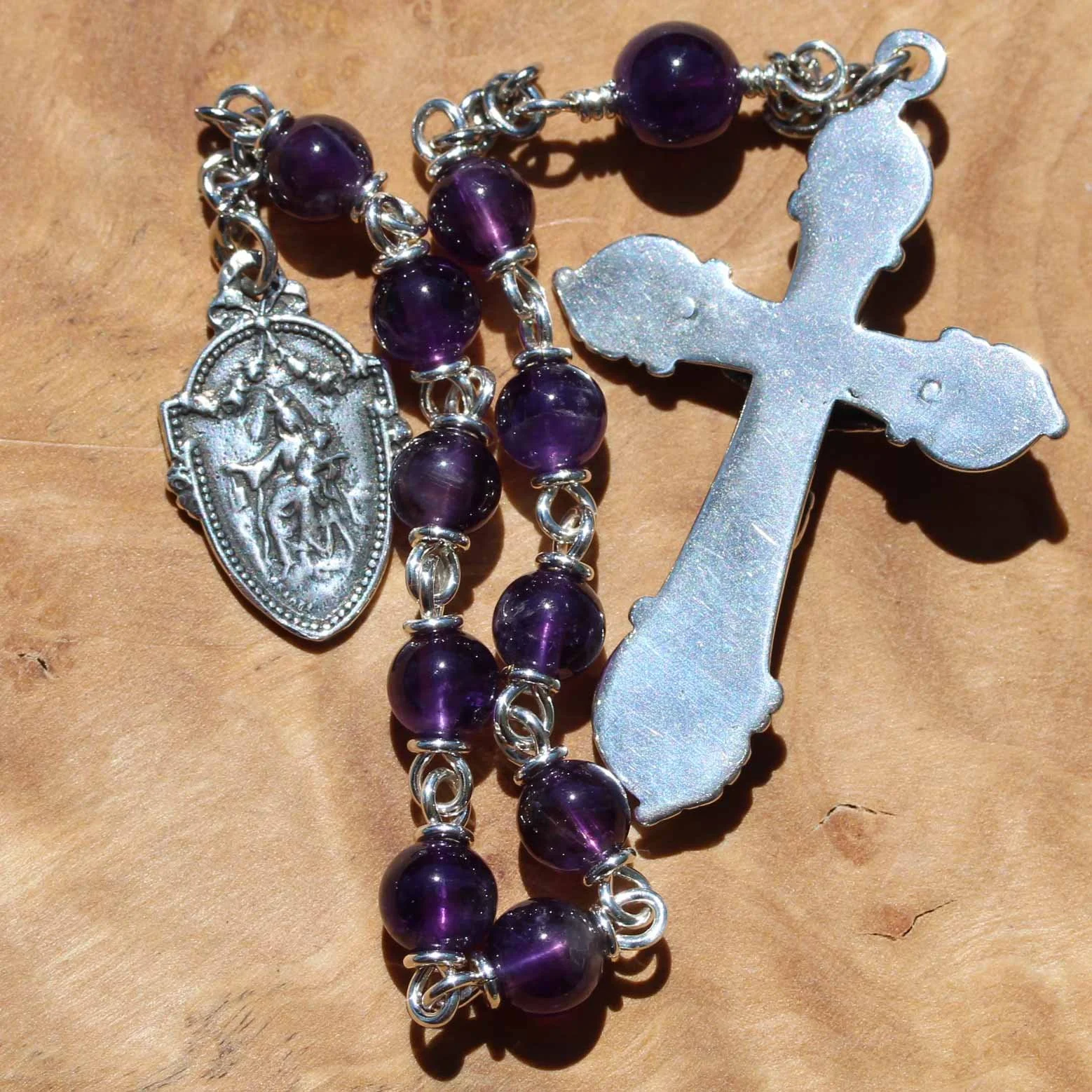 ten_det_195_tiny_amethyst_scapular5.jpg