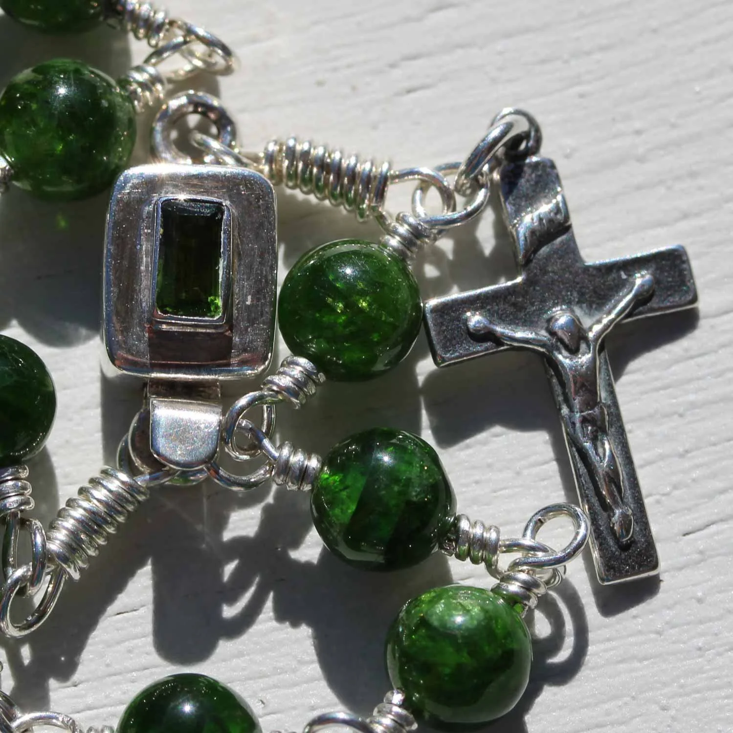 Brace_det_051_chrome_diopside_square3.jpg