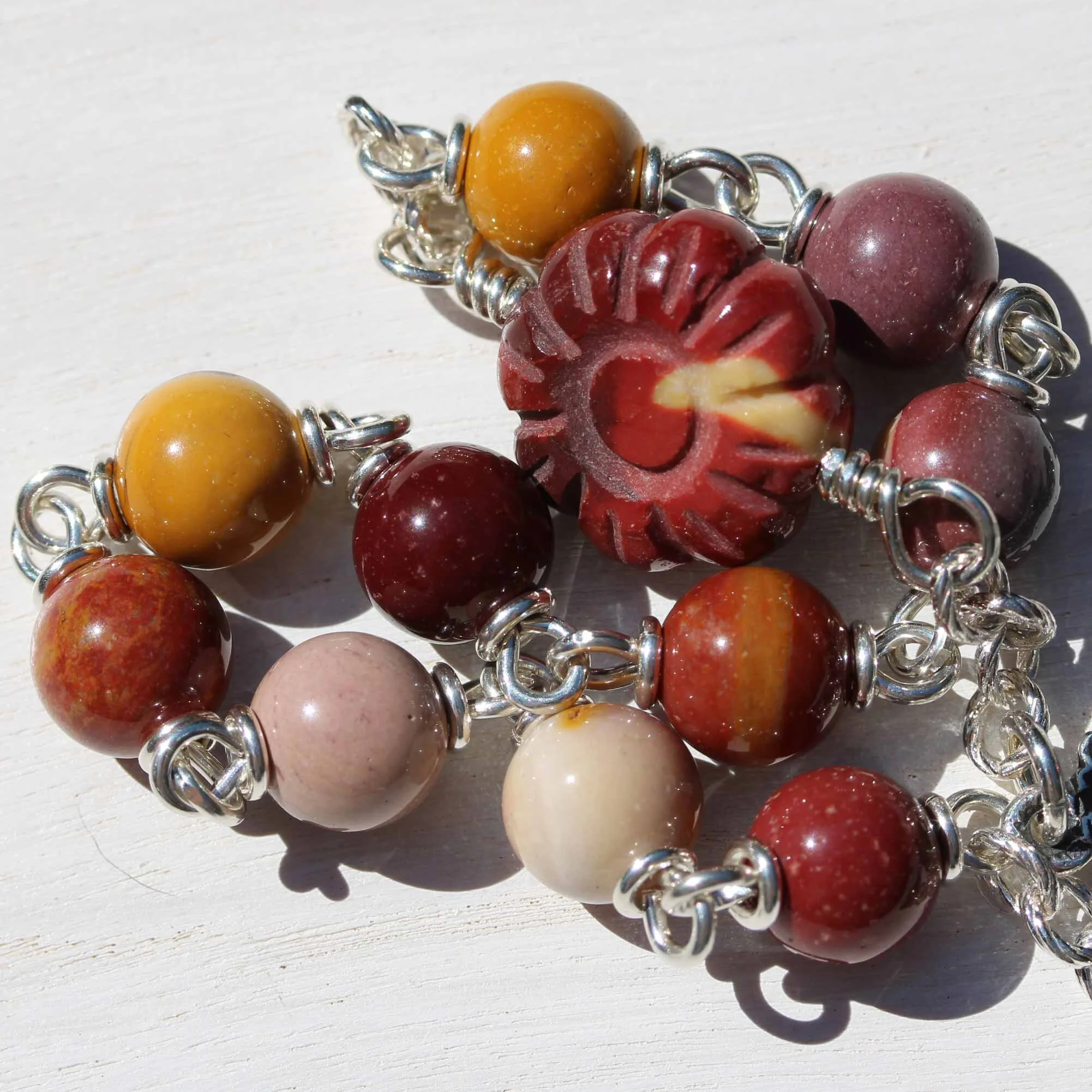 catten_det_110_mookaite_carved_flower5.jpg