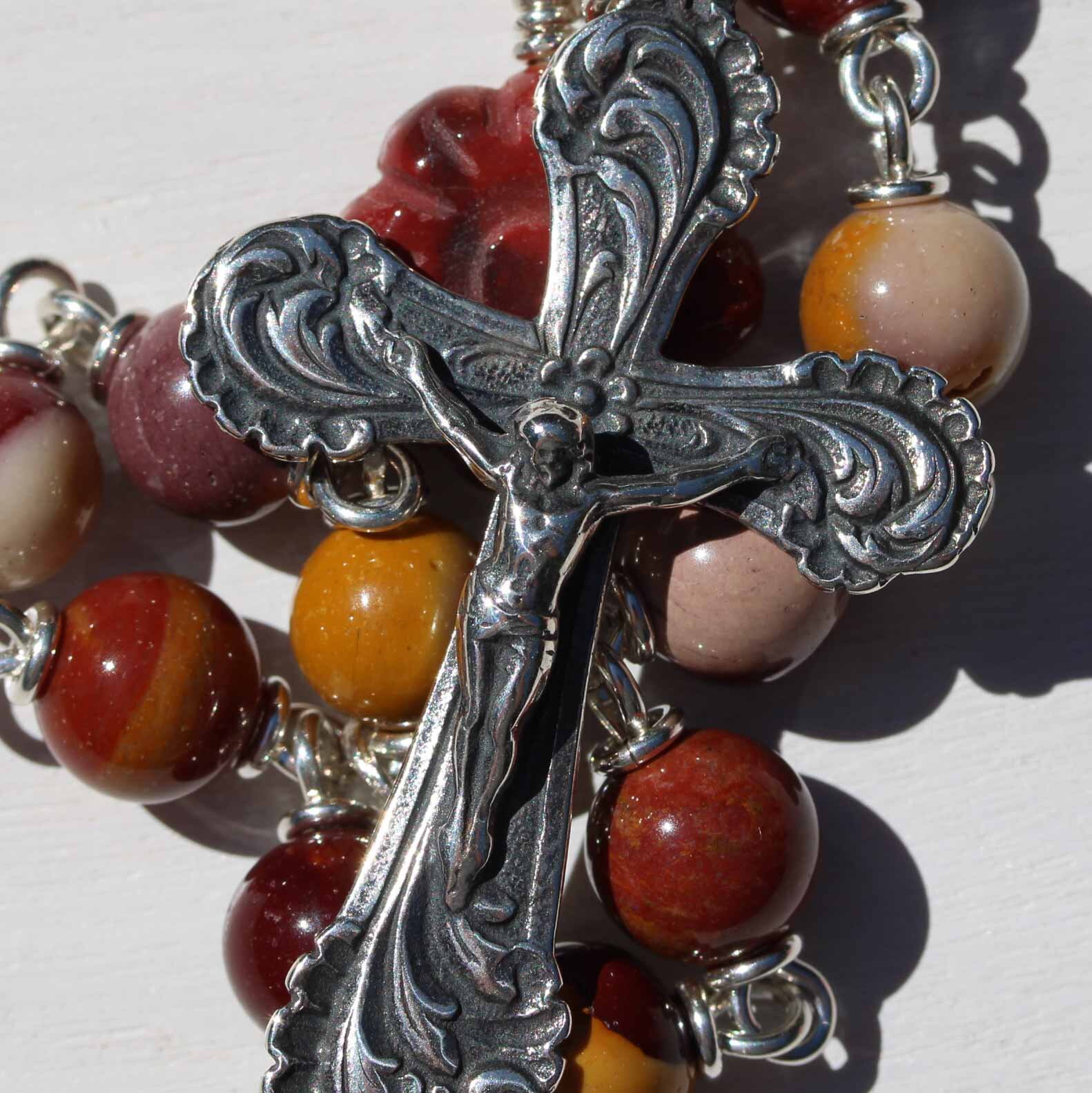 Mookaite Carved Flower Tenner