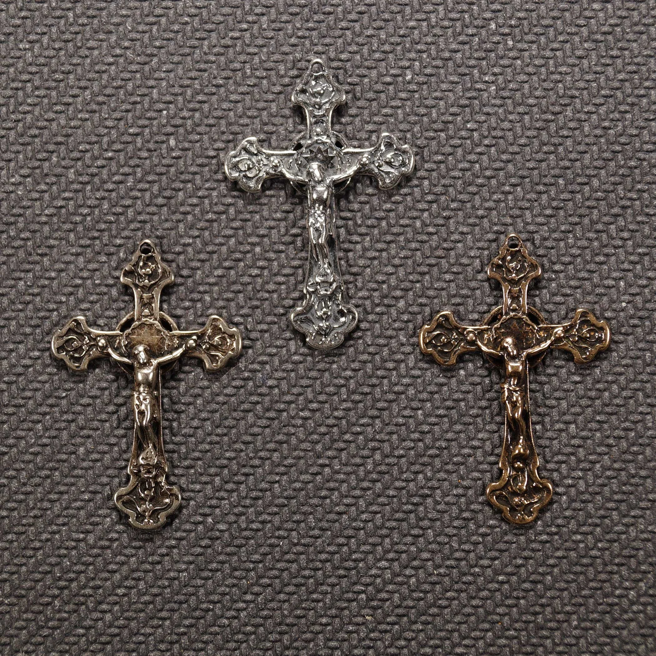 Small Mistletoe Crucifix