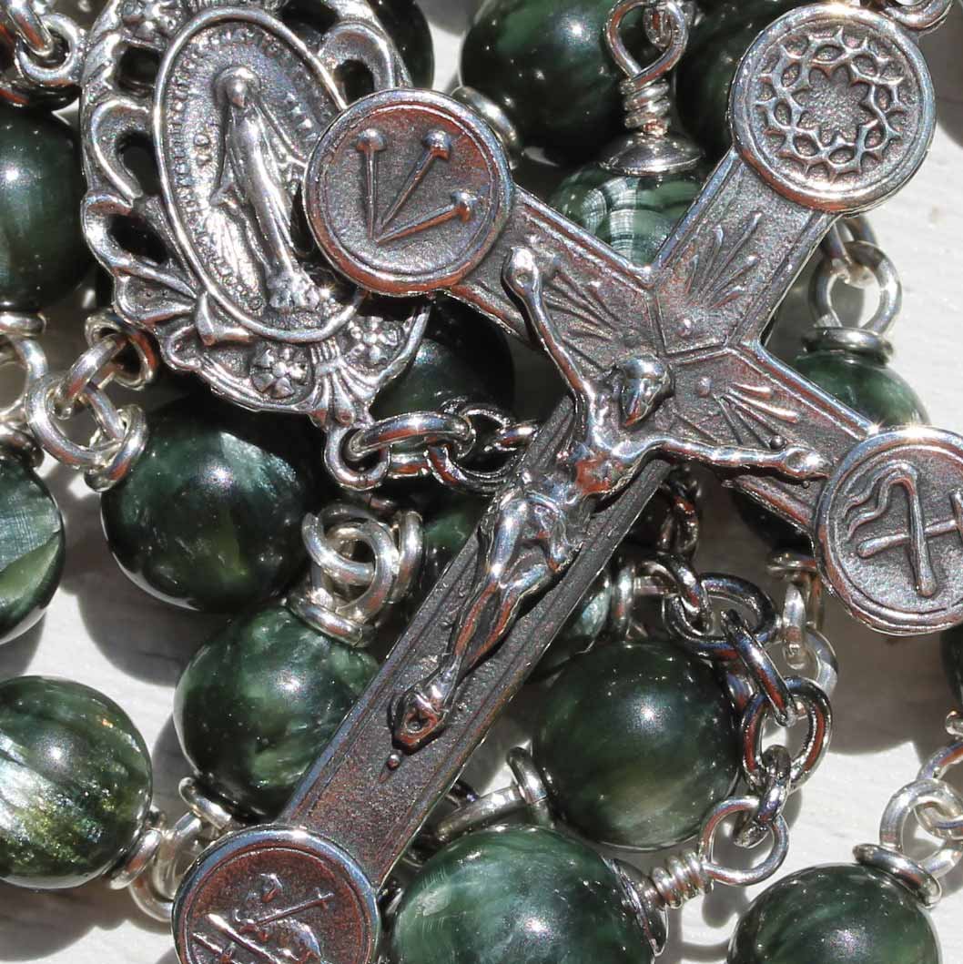 Beads for the dead in Seraphinite