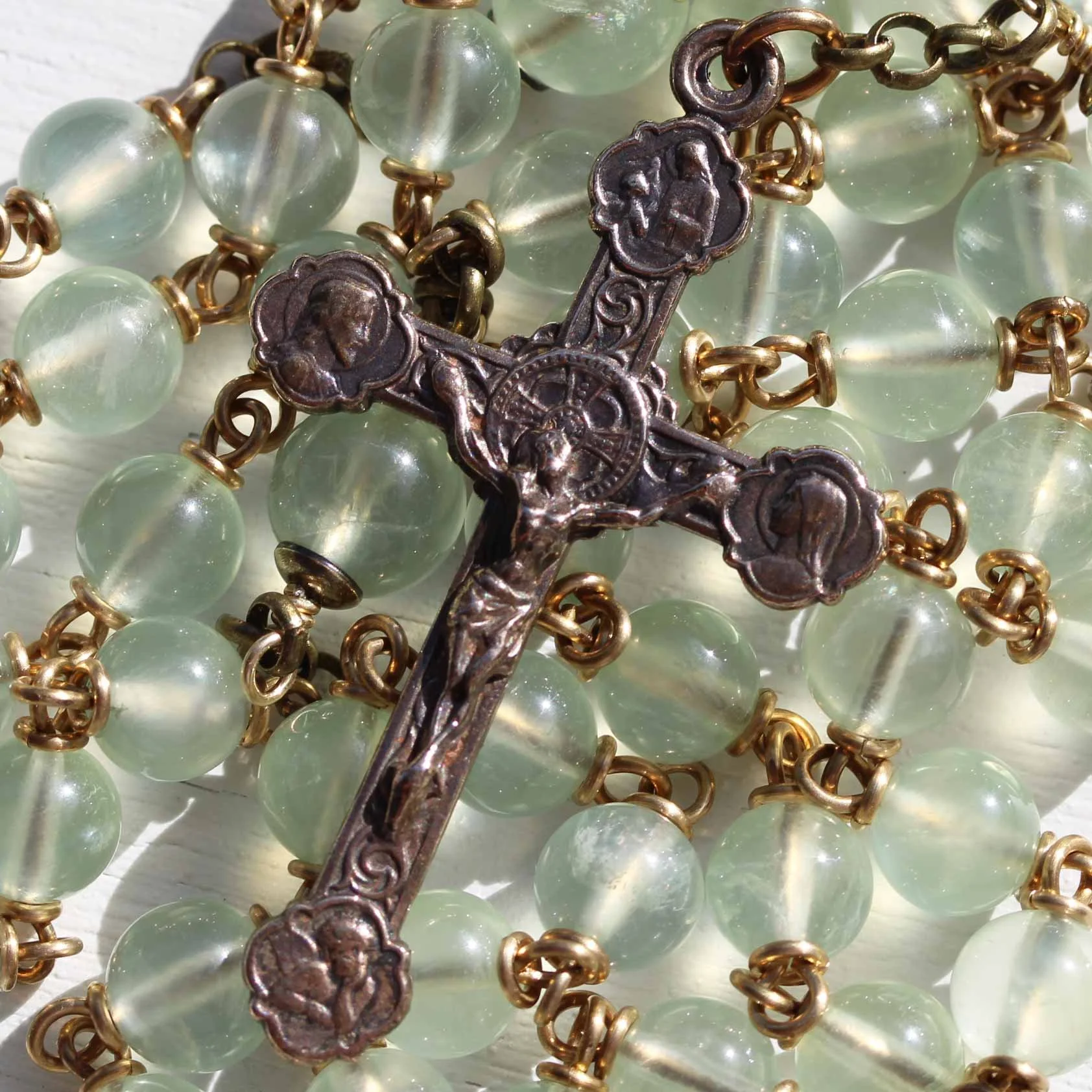 7mm_det_137_prehnite_crowned_heart5.jpg